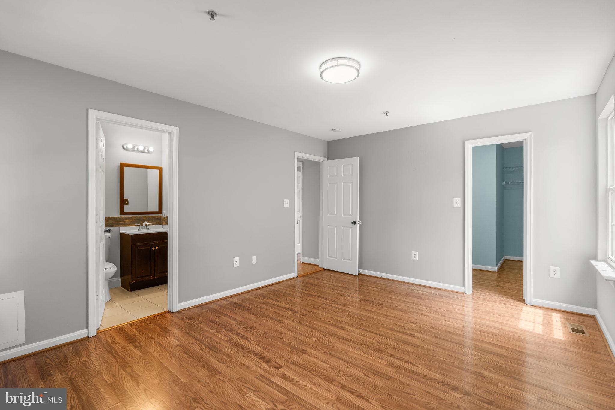 NORTH BRENTWOOD - Residential