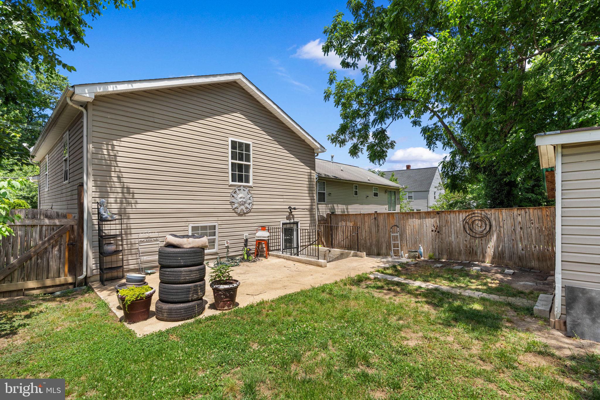 NORTH BRENTWOOD - Residential