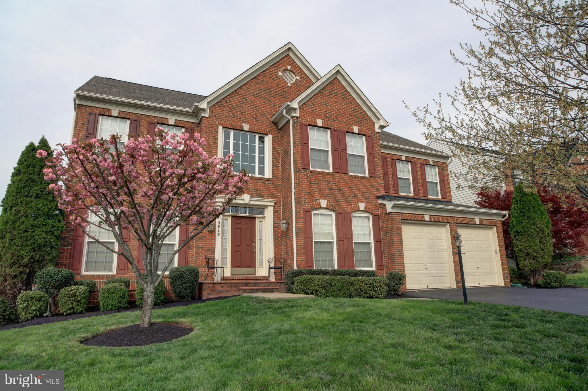 Stunning 5 bdrm, 4.5 bath colonial on .3 acre corner lot home w 2 car garage, large gourmet kitchen, fully finished rec rm w/ Den, & upgraded wood stair package. Beautiful HW on foyer, living room, dining room, powder room & upper landing level. Upgraded maple kitchen cabinets, new roof, new stainless steel appliances, new HVAC on 2nd level, & new Long Fence for the large flat backyard.