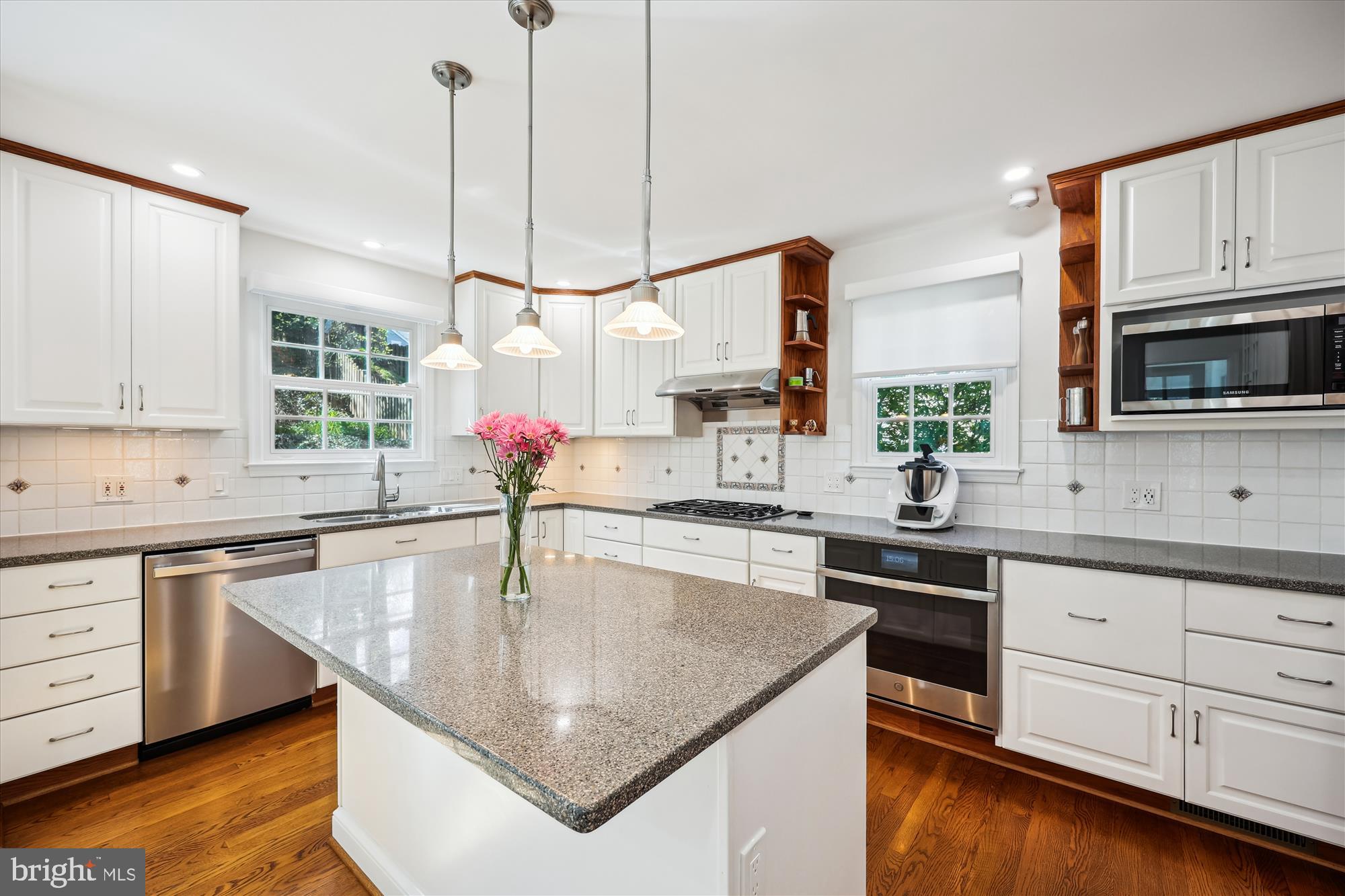 WOODACRES - Residential