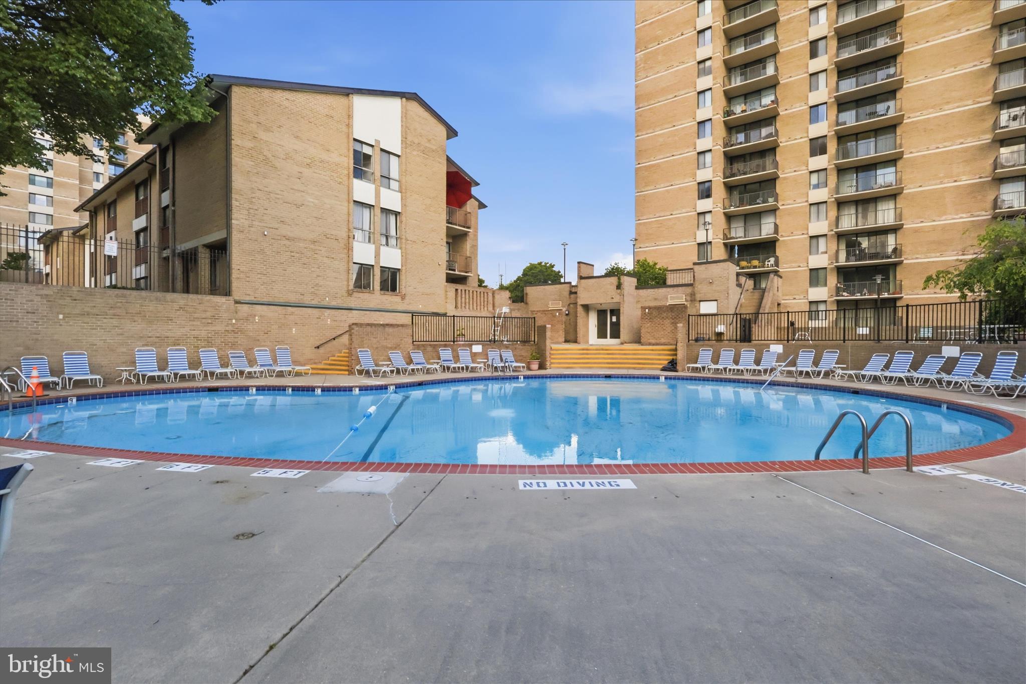AMERICANA CENTRE - Residential