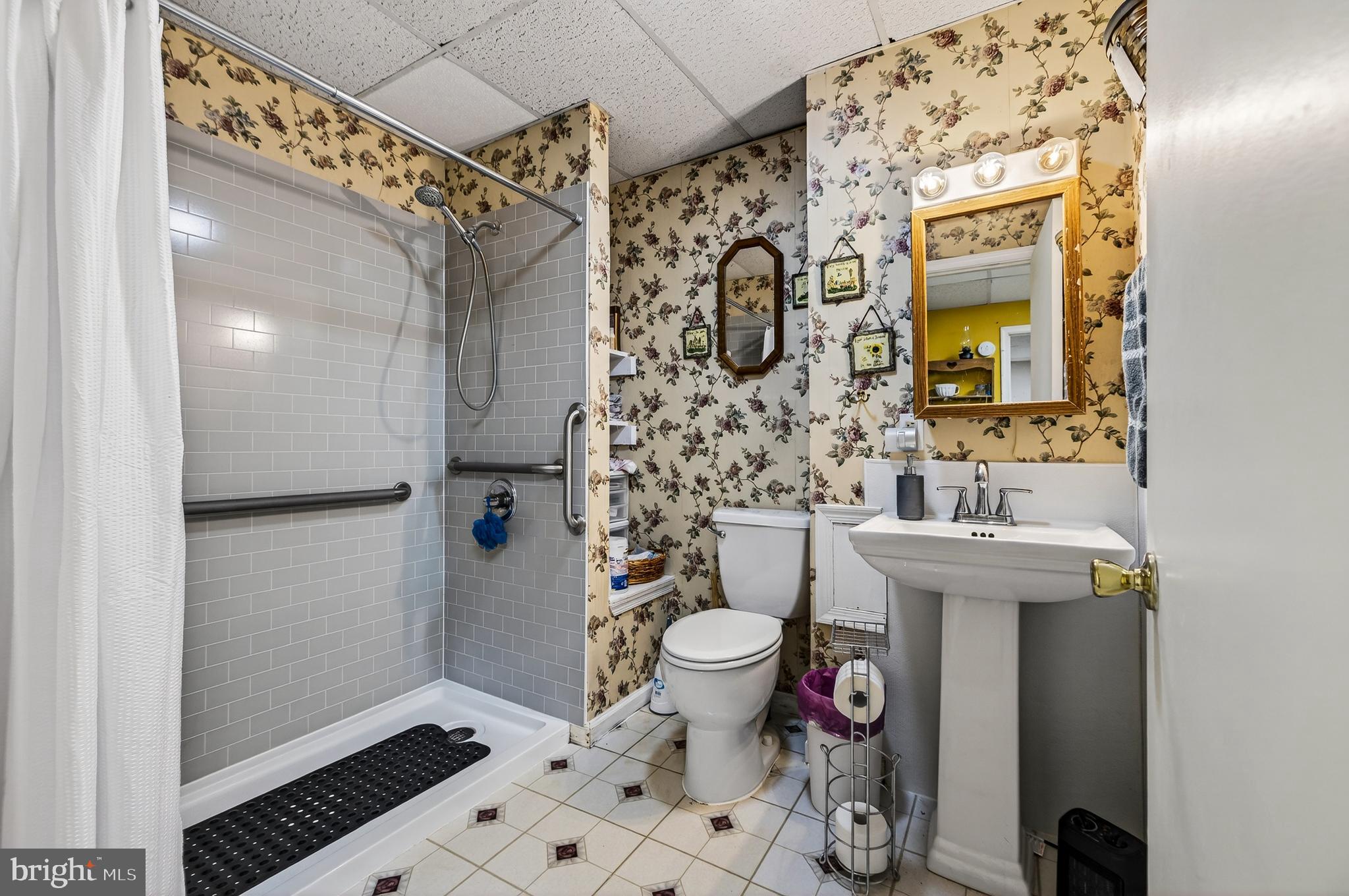 ACADEMY HEIGHTS - Residential
