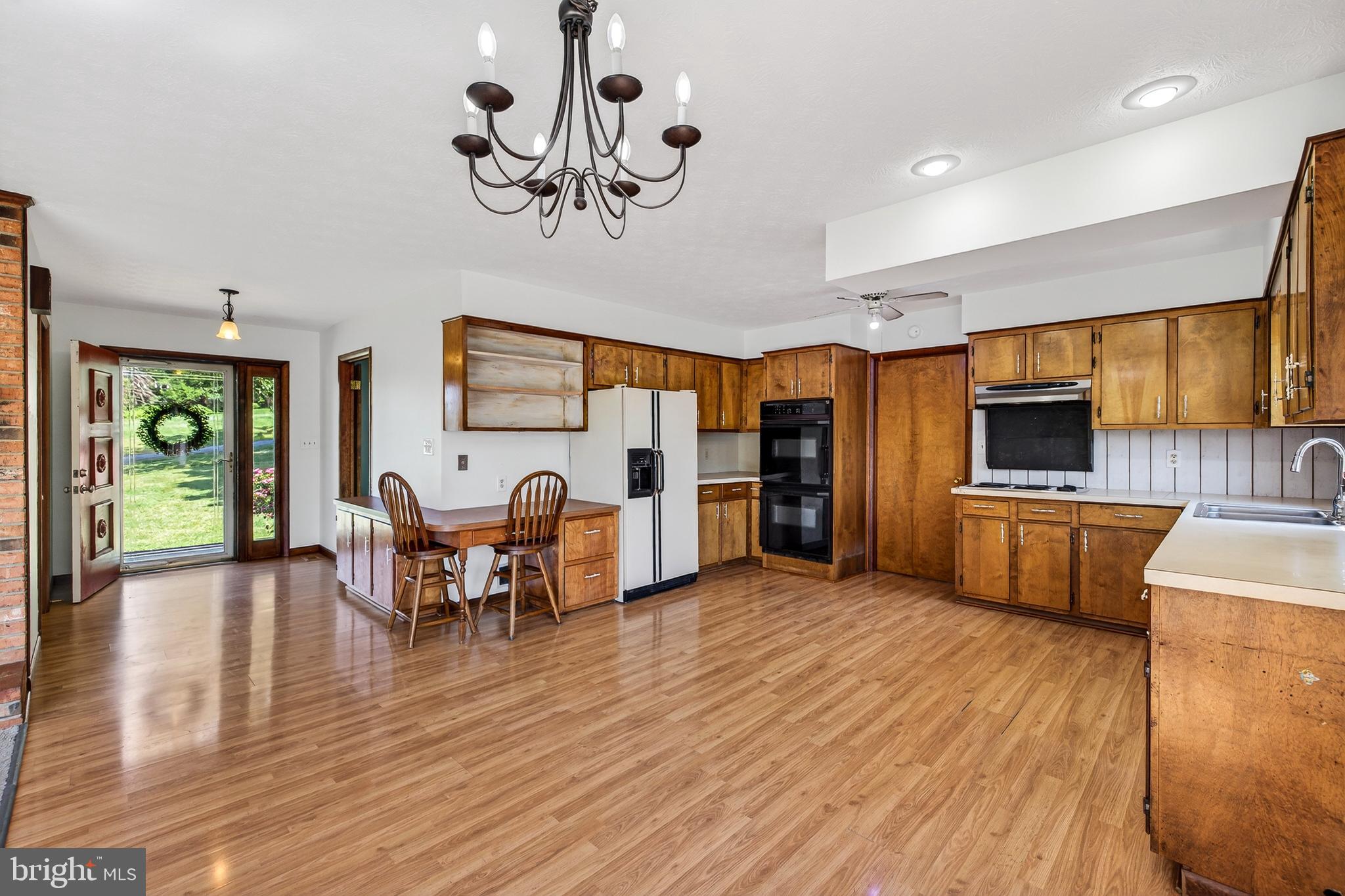 ACADEMY HEIGHTS - Residential