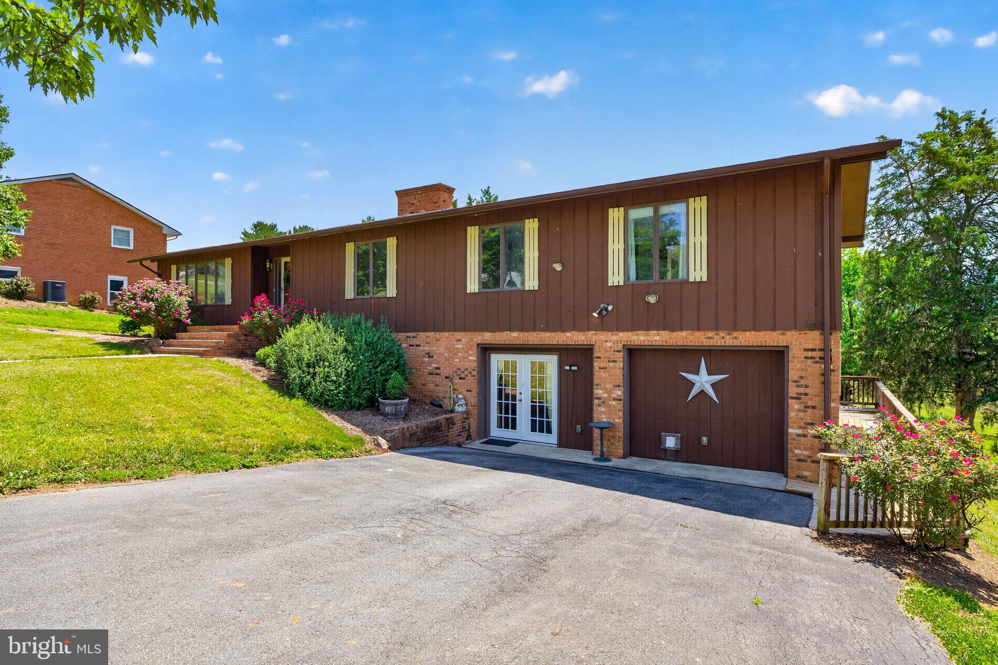 ACADEMY HEIGHTS - Residential