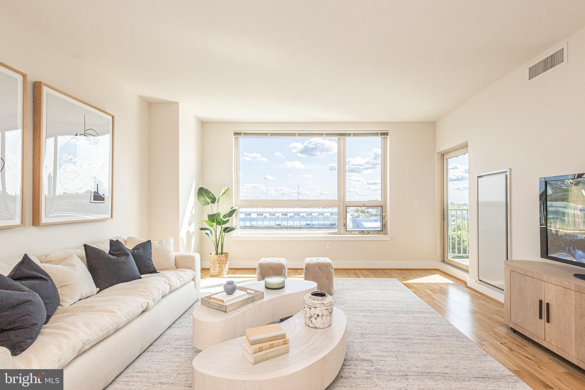 DOCKSIDE CONDOMINIUM - Residential