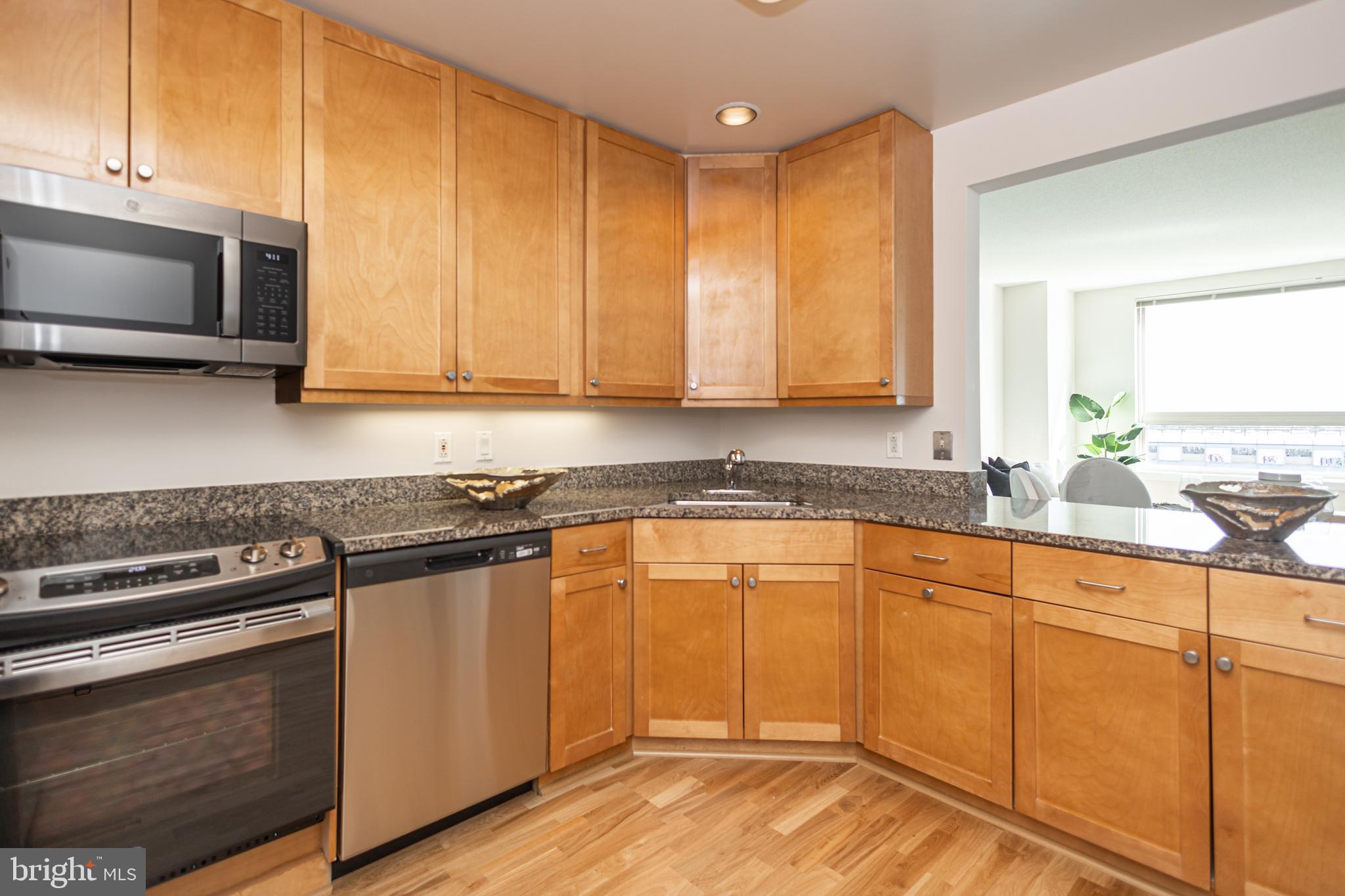 DOCKSIDE CONDOMINIUM - Residential