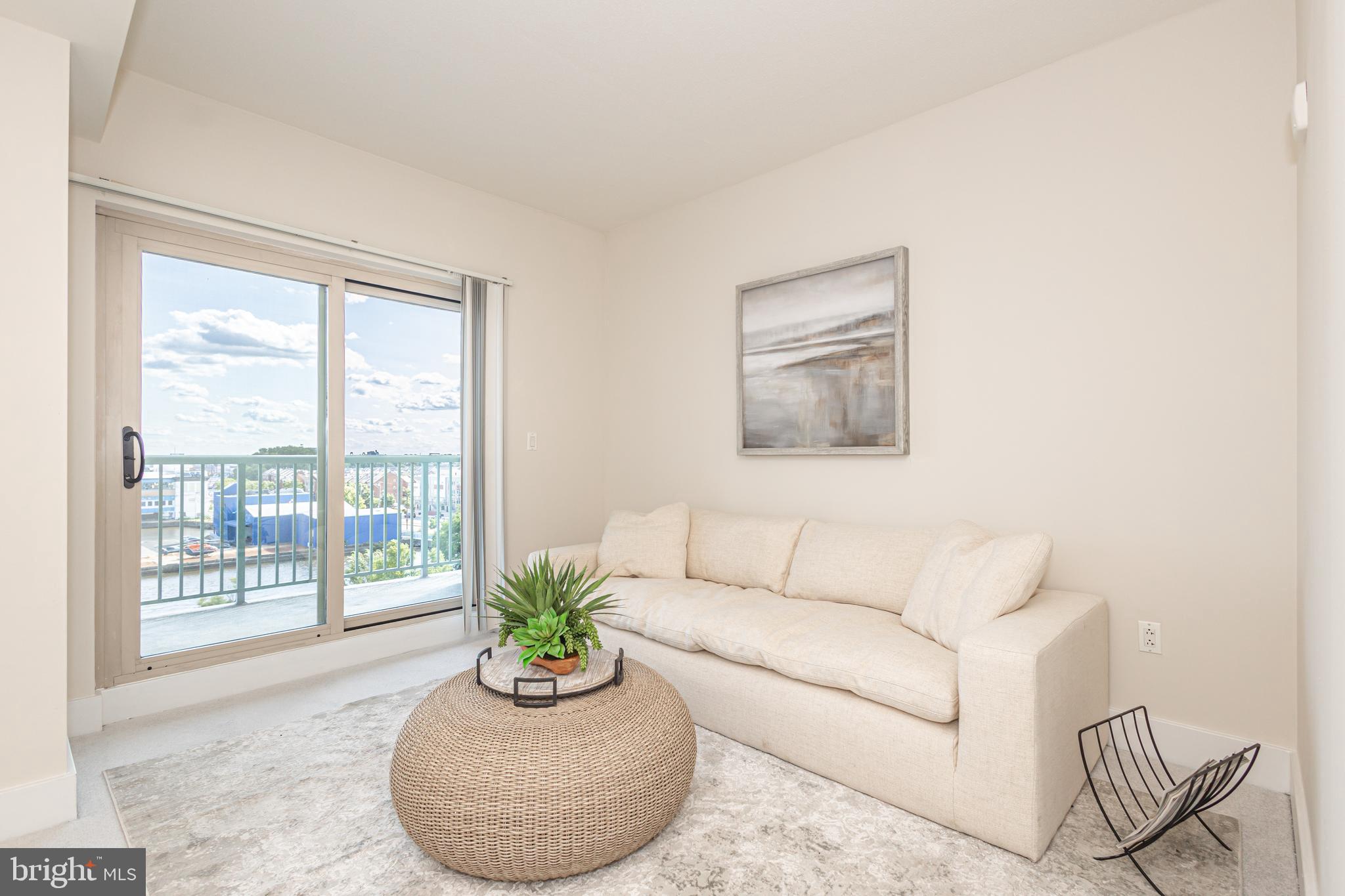 DOCKSIDE CONDOMINIUM - Residential