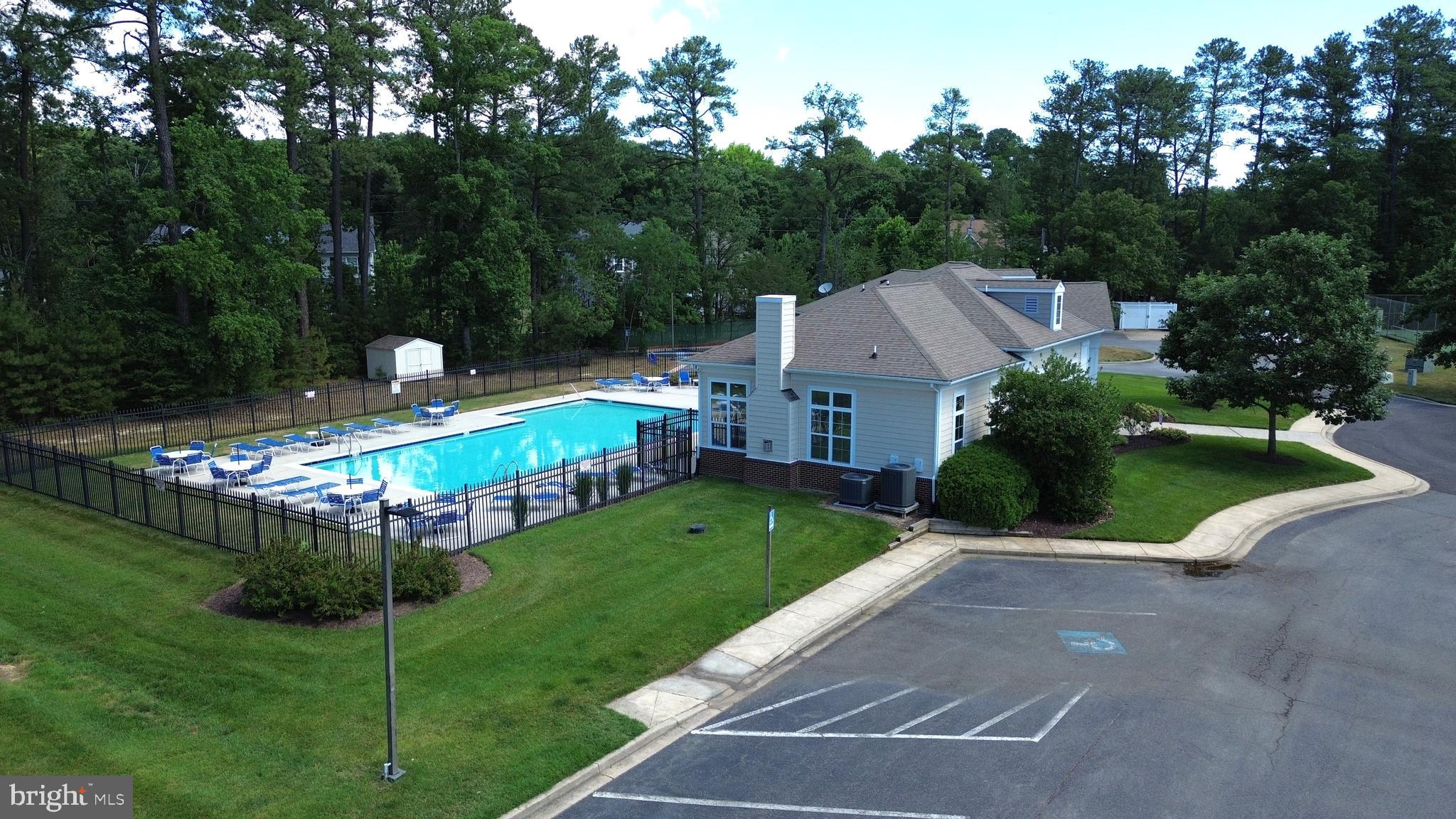 OYSTER BAY CONDOMINIUMS - Residential