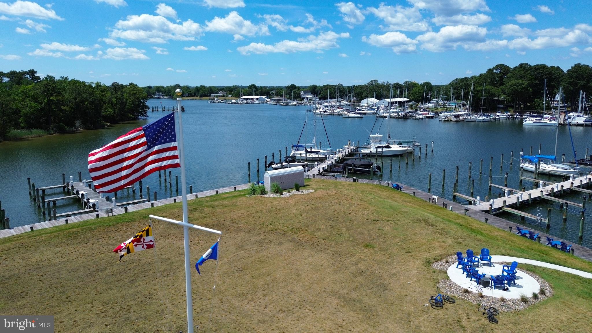 OYSTER BAY CONDOMINIUMS - Residential