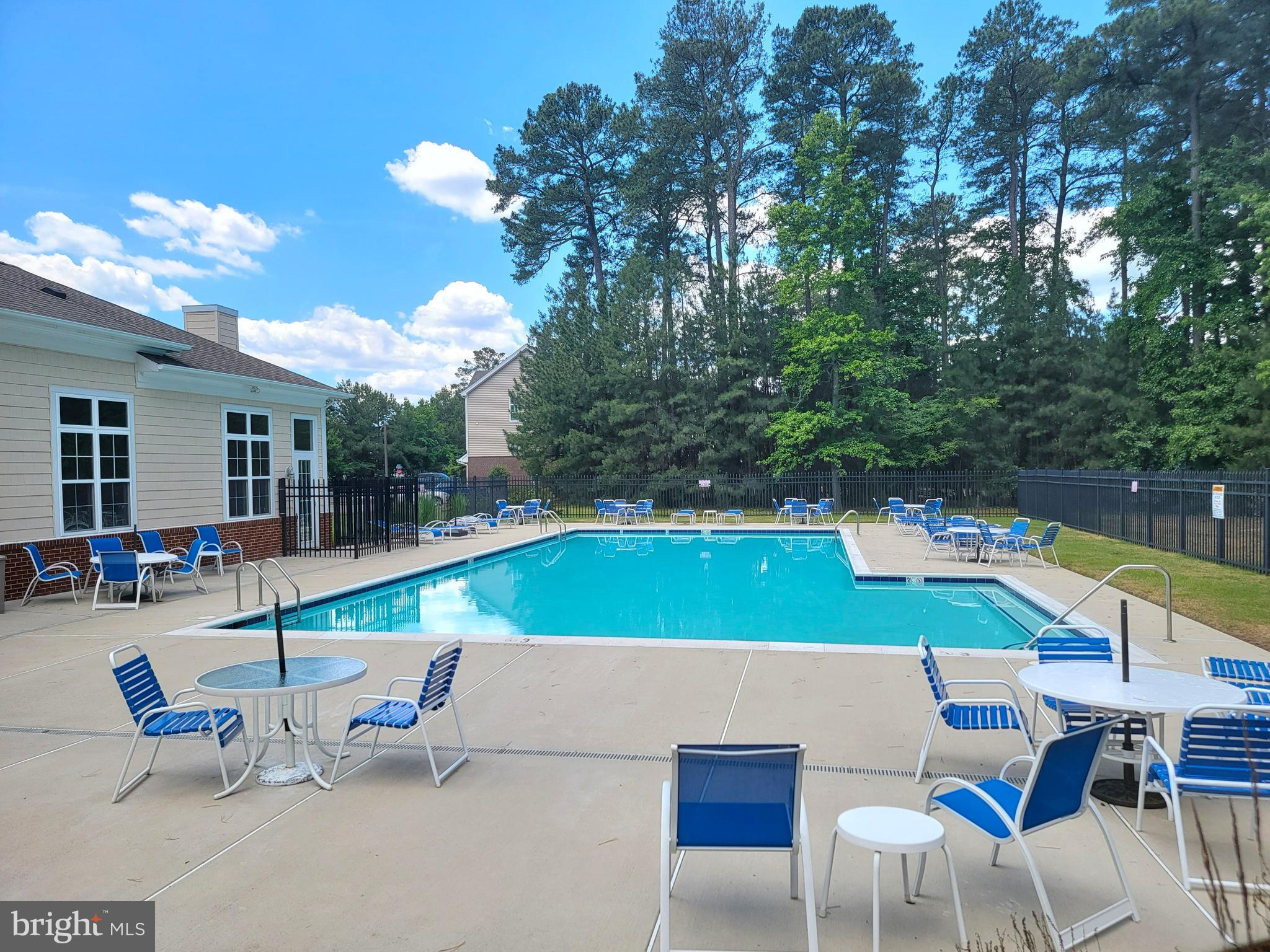 OYSTER BAY CONDOMINIUMS - Residential