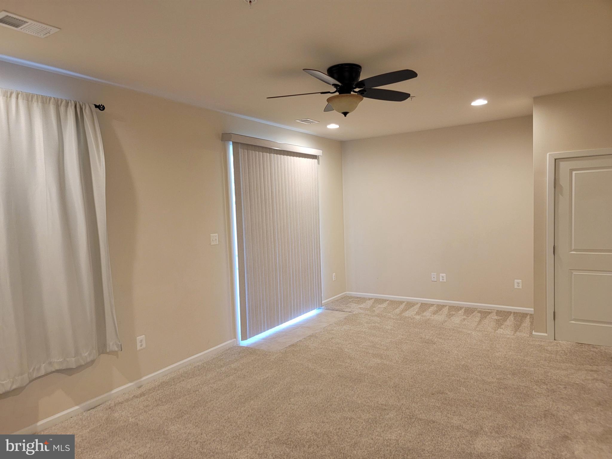 OYSTER BAY CONDOMINIUMS - Residential