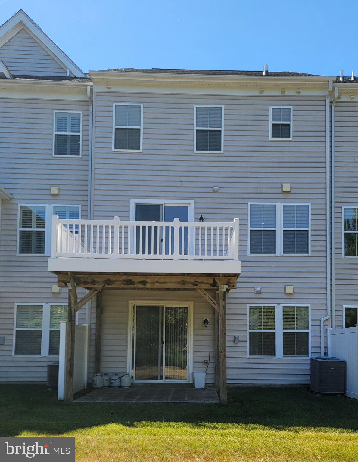 OYSTER BAY CONDOMINIUMS - Residential