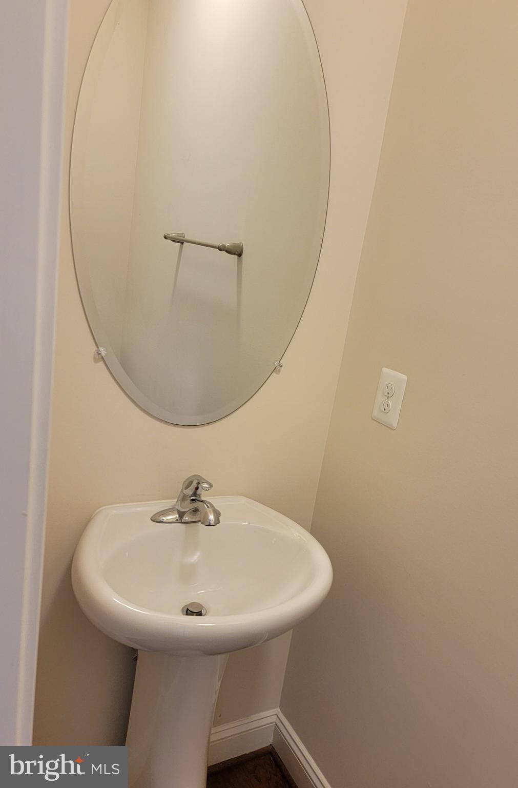 OYSTER BAY CONDOMINIUMS - Residential