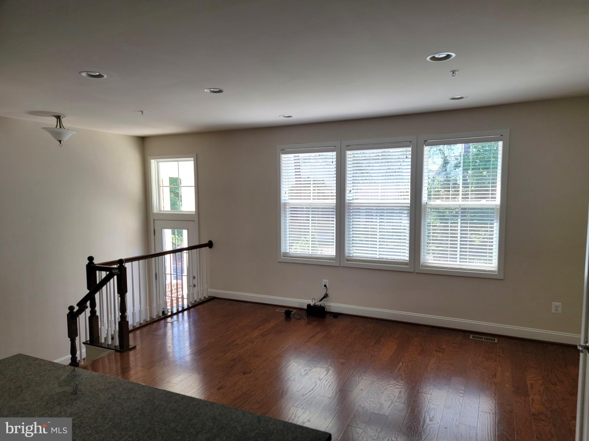 OYSTER BAY CONDOMINIUMS - Residential