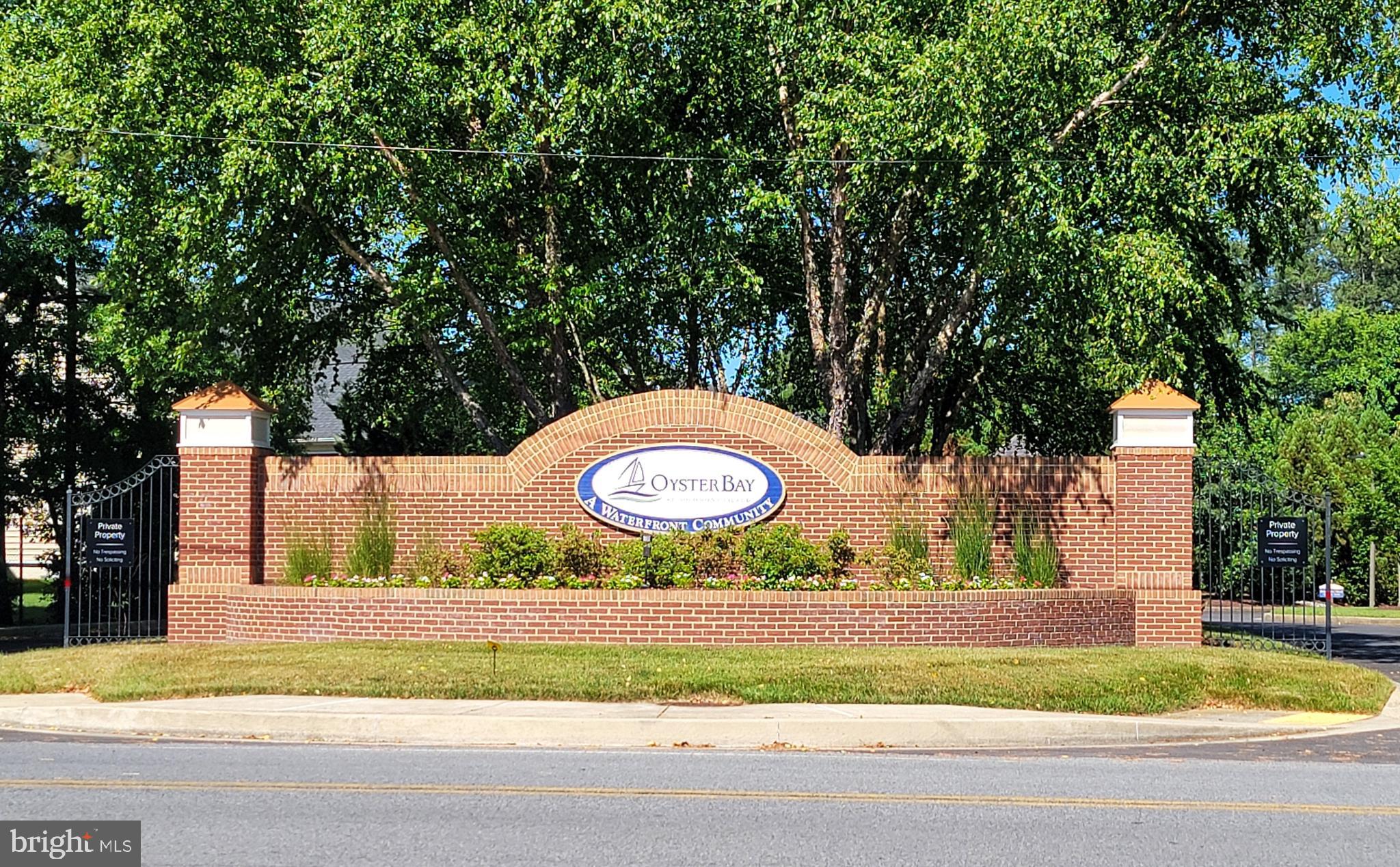 OYSTER BAY CONDOMINIUMS - Residential
