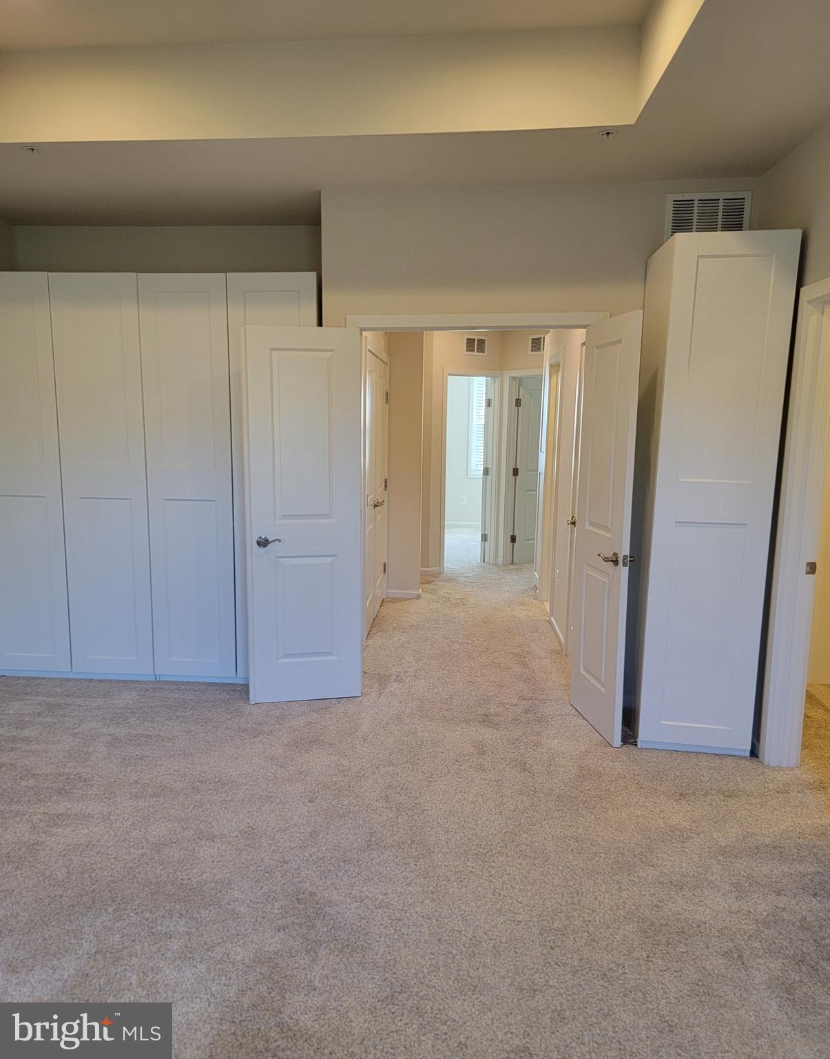 OYSTER BAY CONDOMINIUMS - Residential