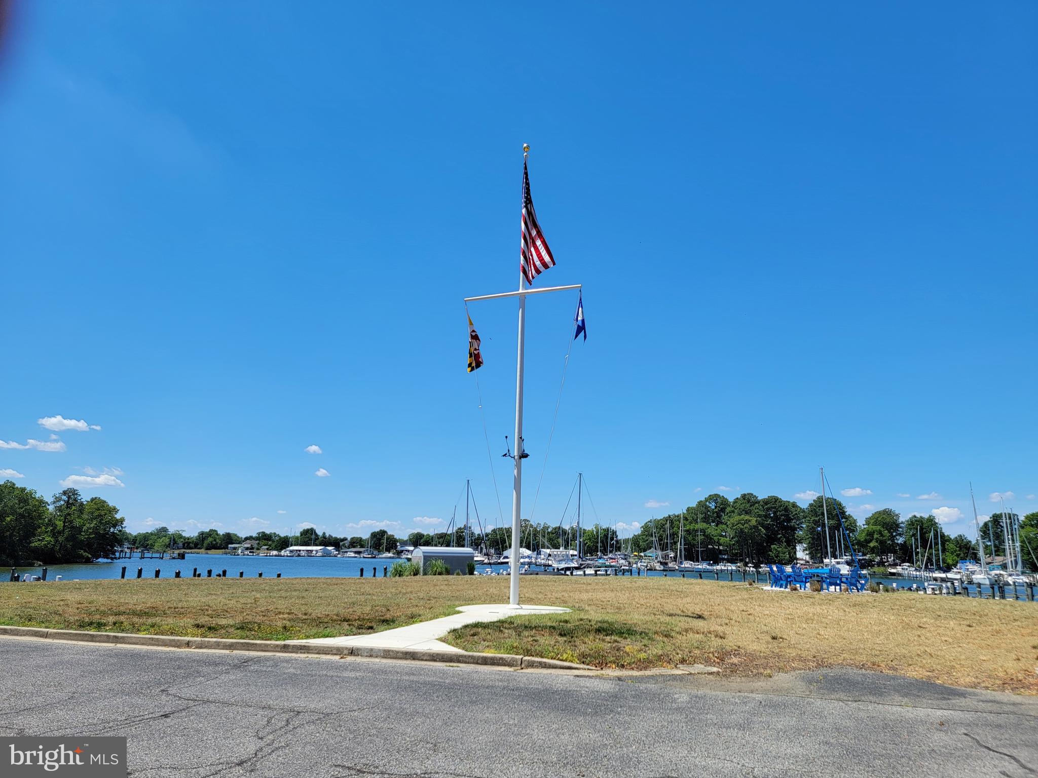 OYSTER BAY CONDOMINIUMS - Residential