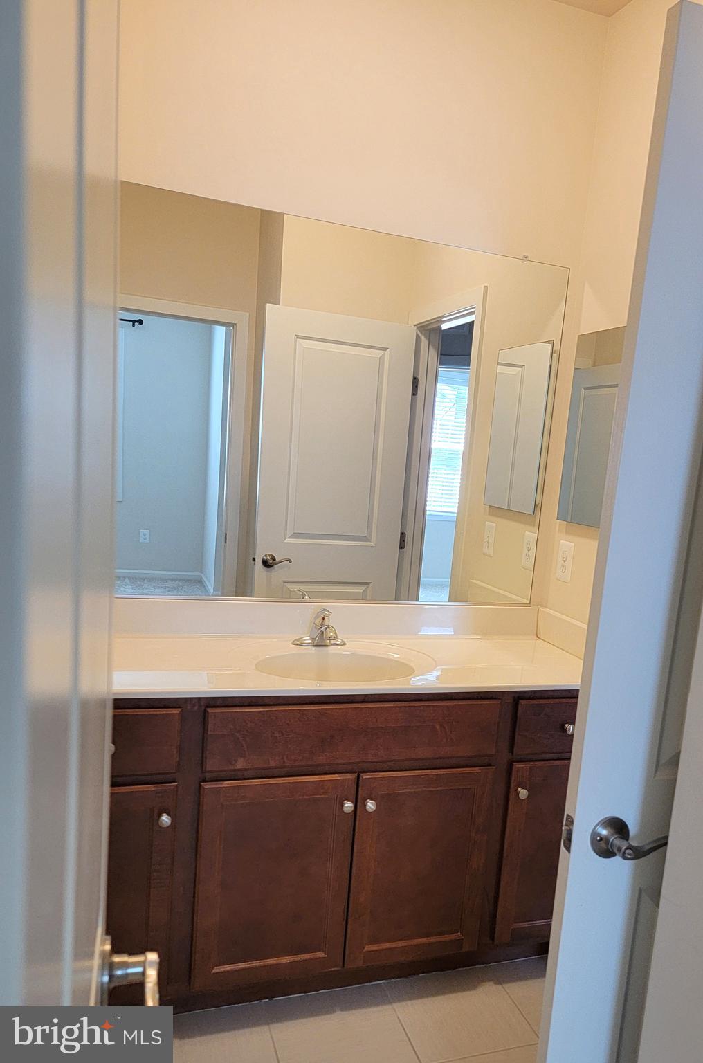 OYSTER BAY CONDOMINIUMS - Residential