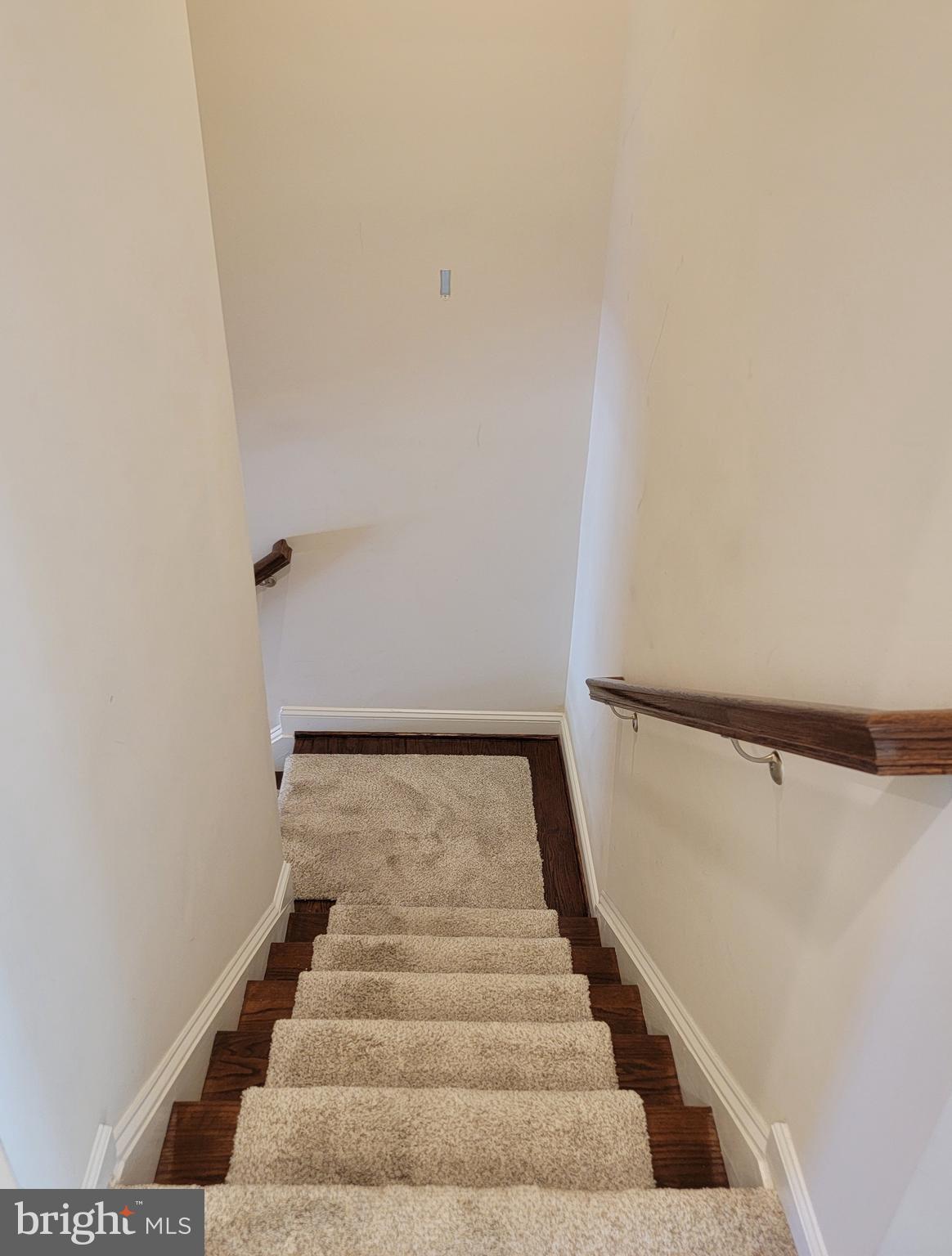 OYSTER BAY CONDOMINIUMS - Residential