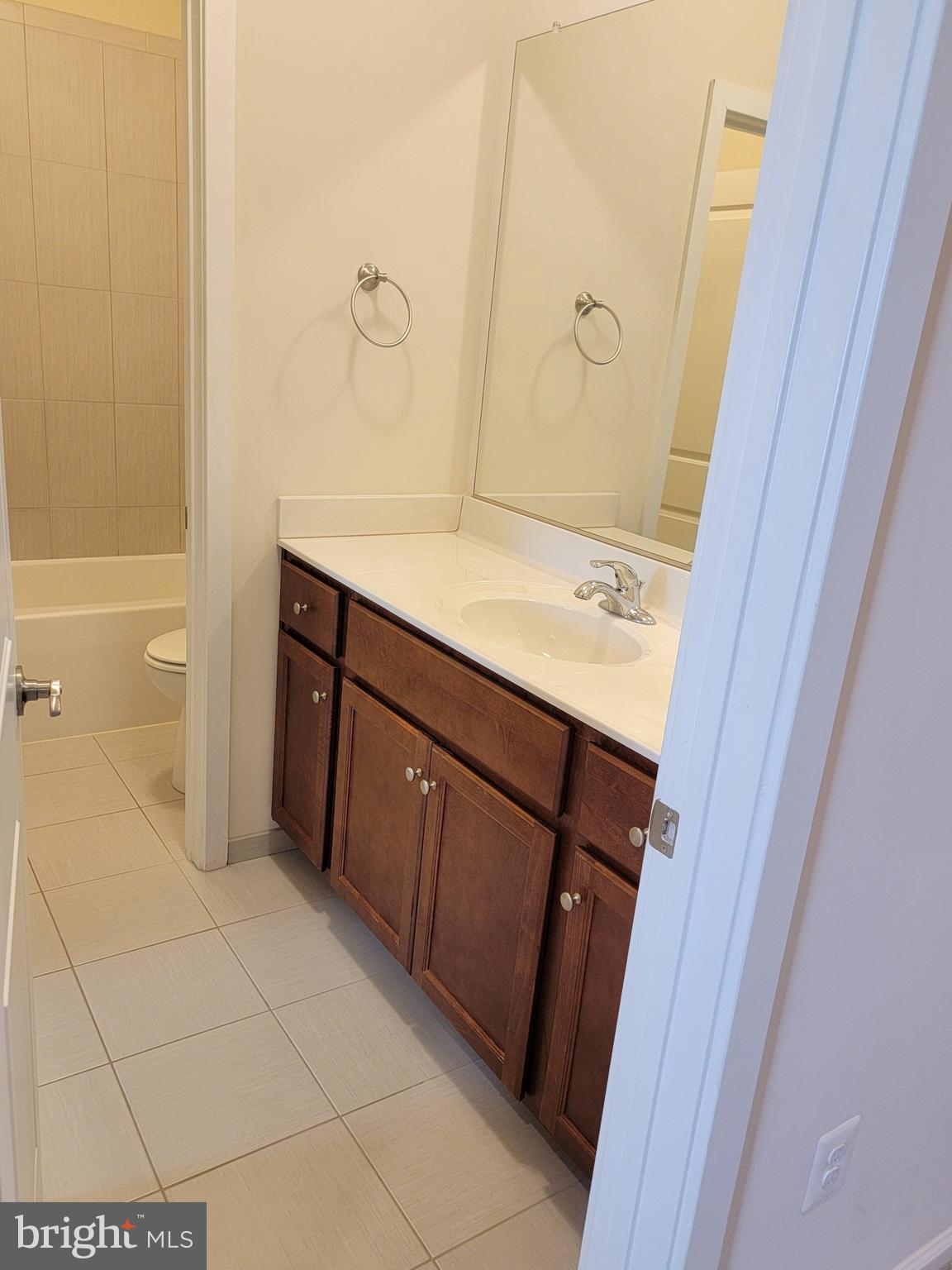 OYSTER BAY CONDOMINIUMS - Residential
