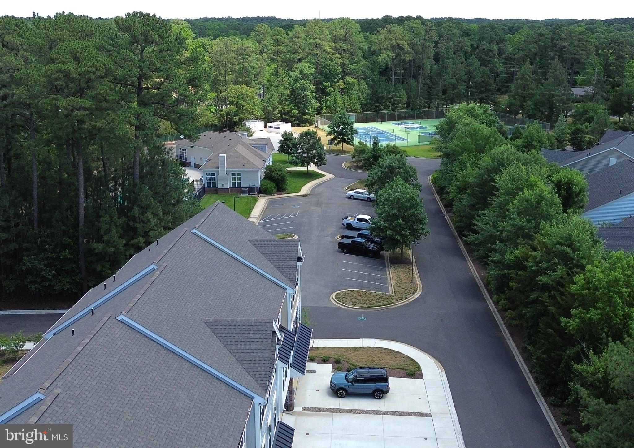 OYSTER BAY CONDOMINIUMS - Residential