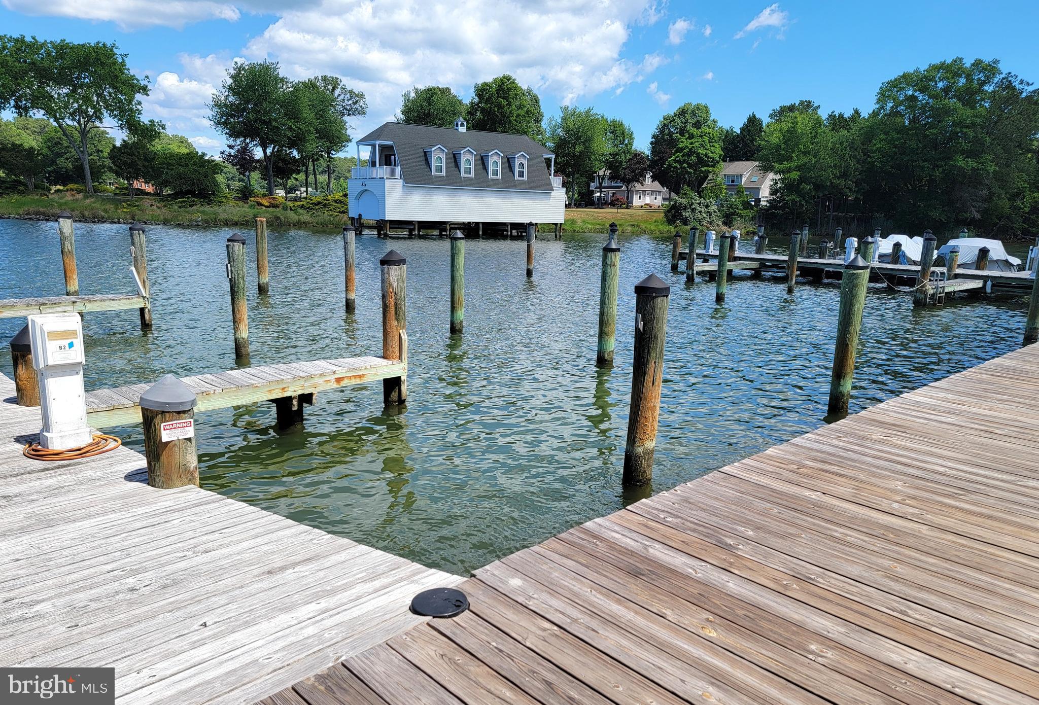 OYSTER BAY CONDOMINIUMS - Residential