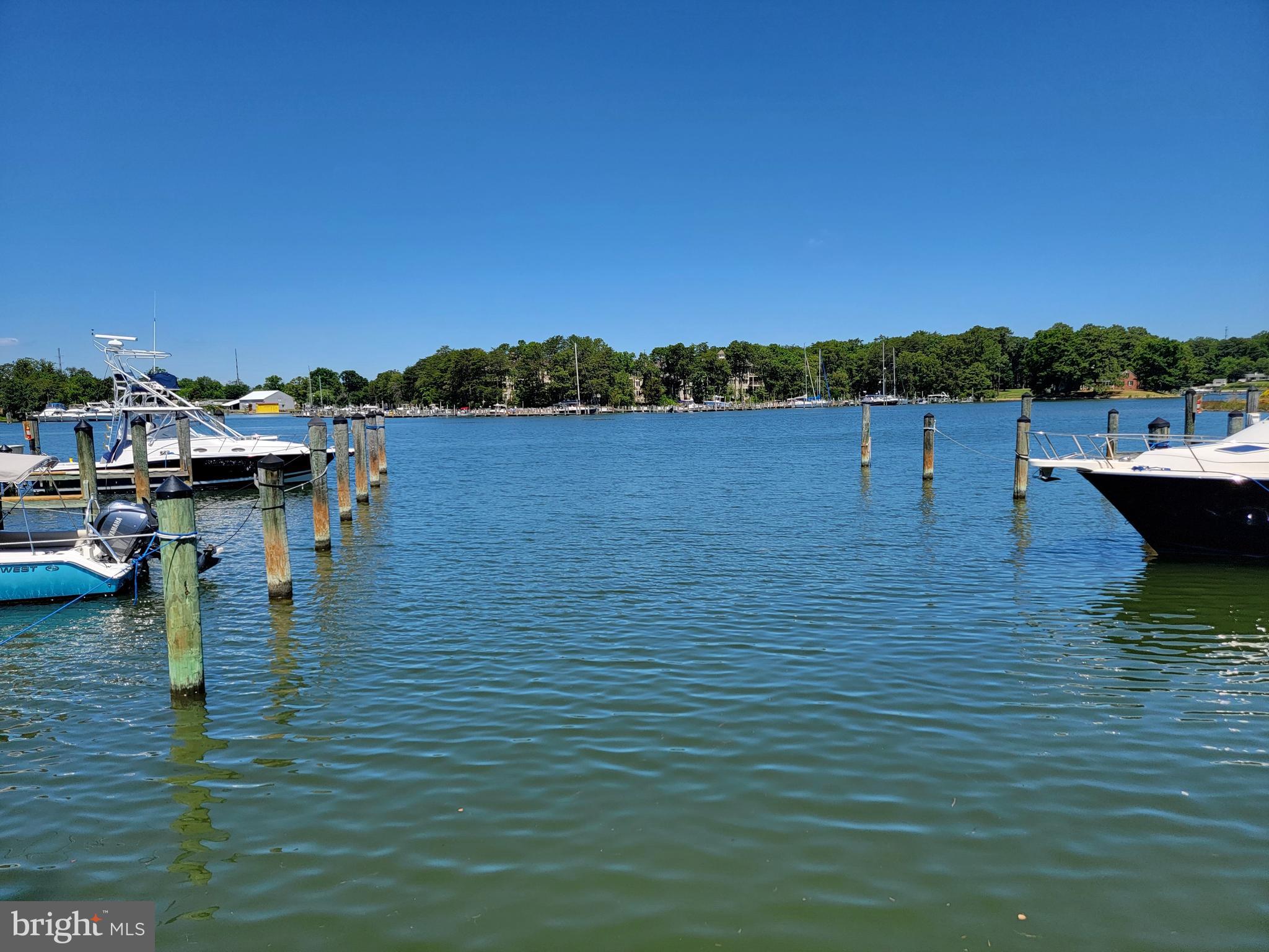 OYSTER BAY CONDOMINIUMS - Residential