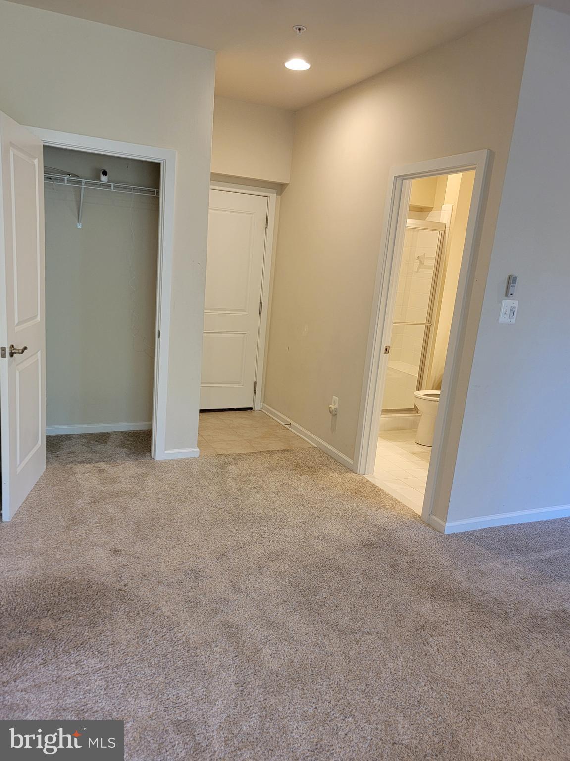 OYSTER BAY CONDOMINIUMS - Residential