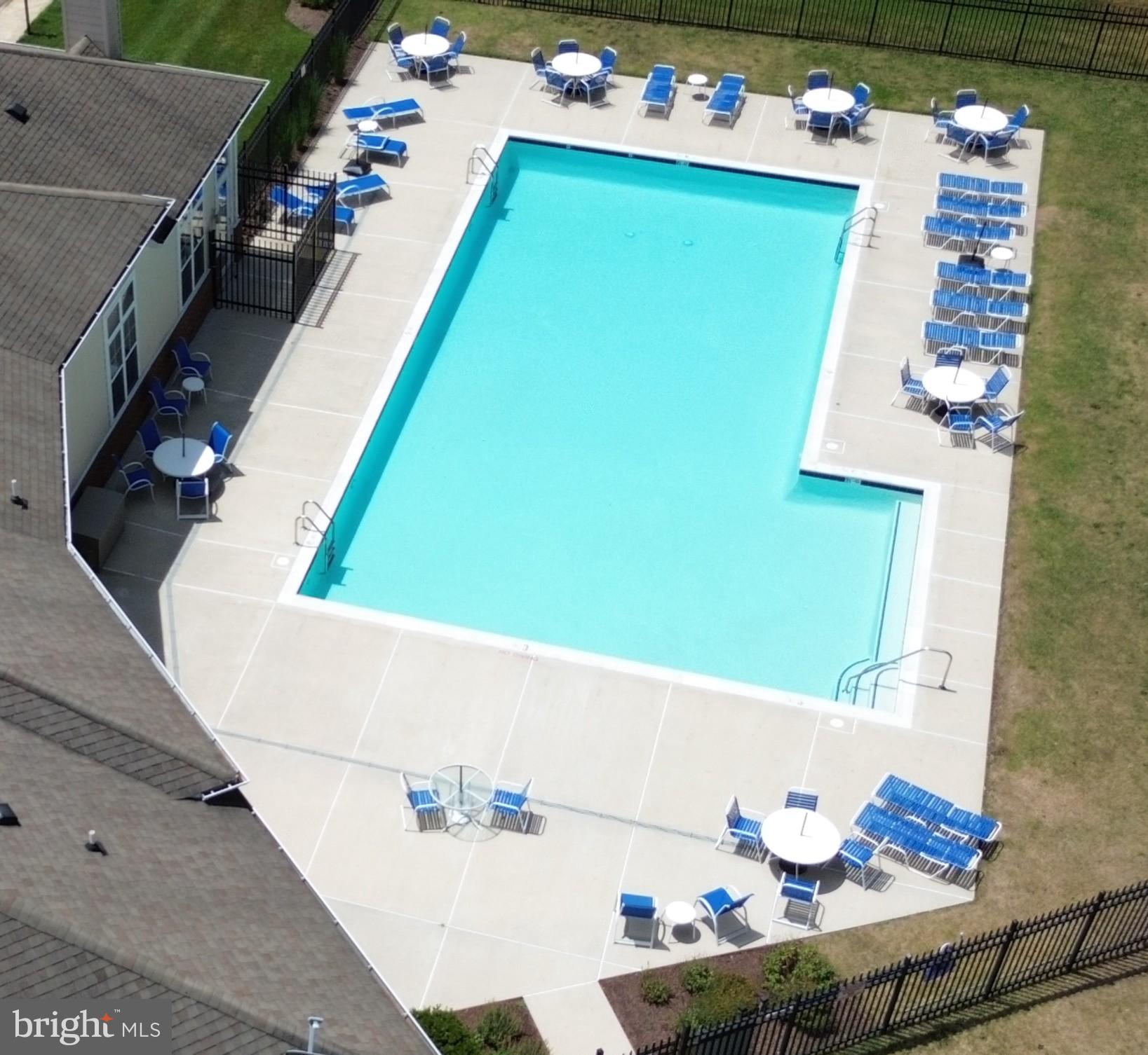 OYSTER BAY CONDOMINIUMS - Residential