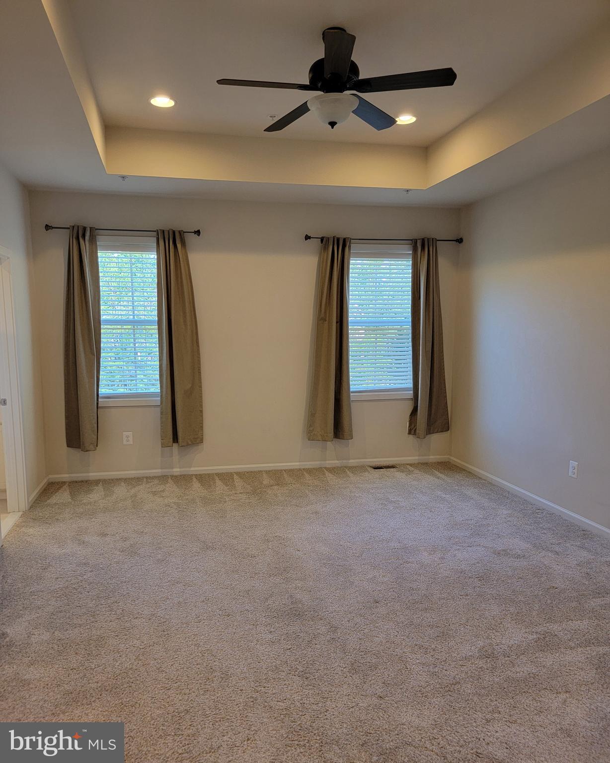 OYSTER BAY CONDOMINIUMS - Residential