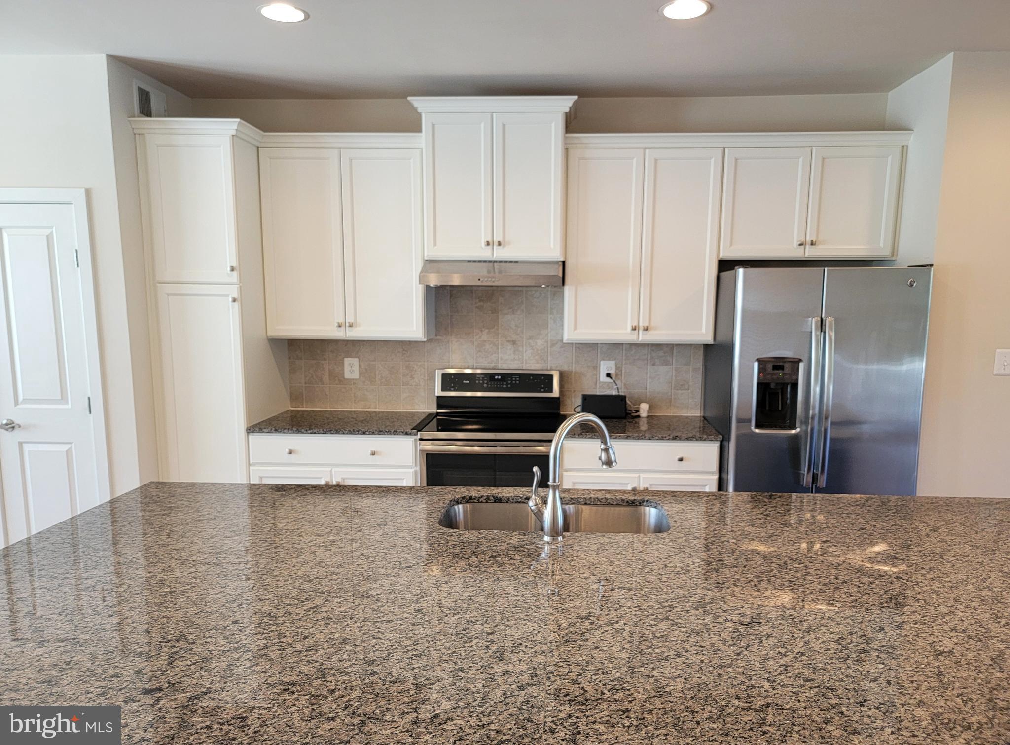 OYSTER BAY CONDOMINIUMS - Residential