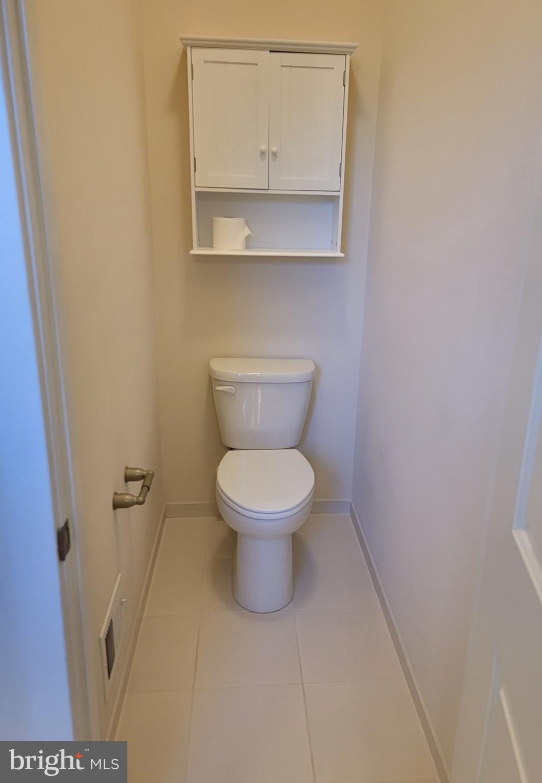 OYSTER BAY CONDOMINIUMS - Residential