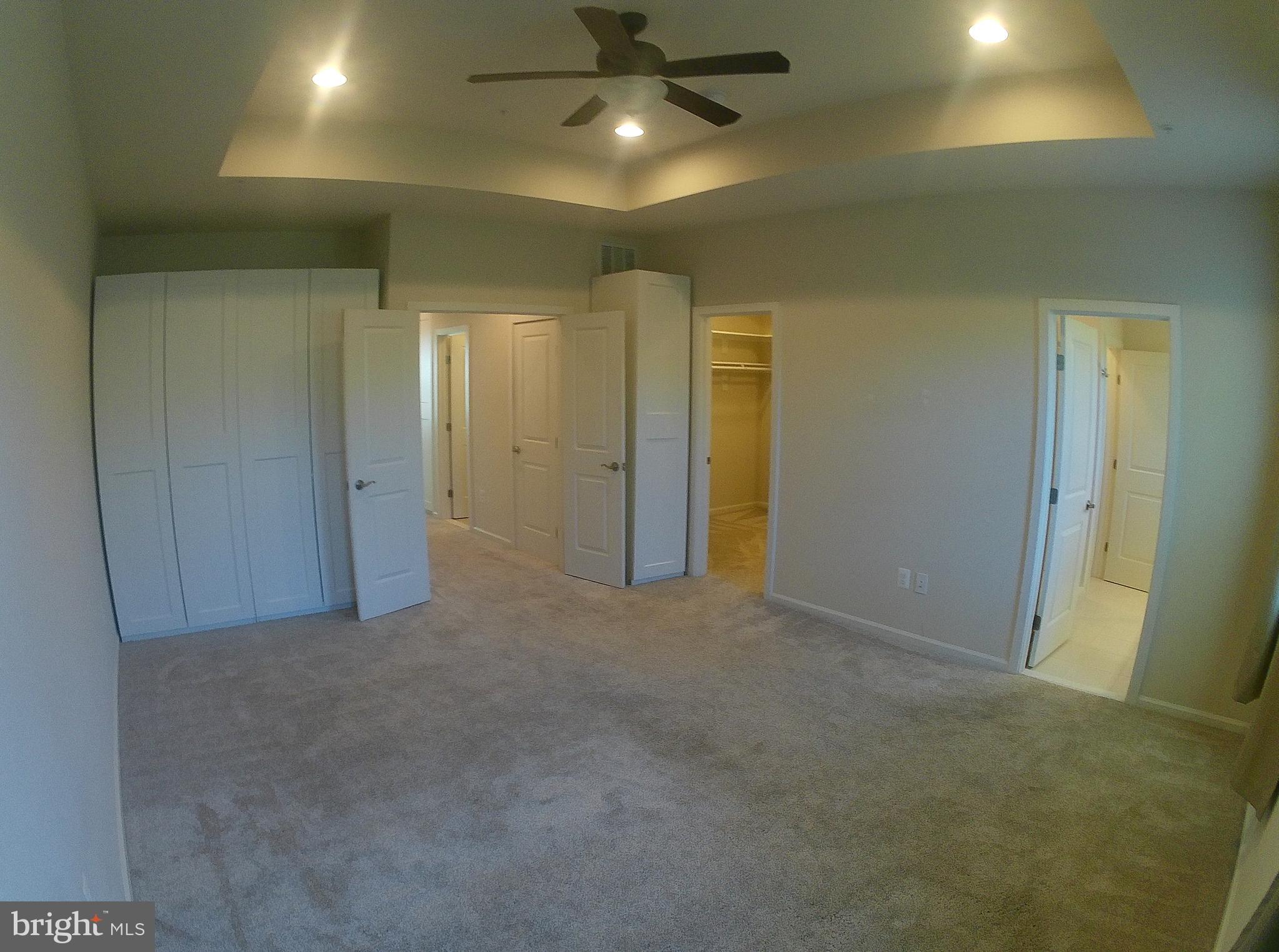 OYSTER BAY CONDOMINIUMS - Residential