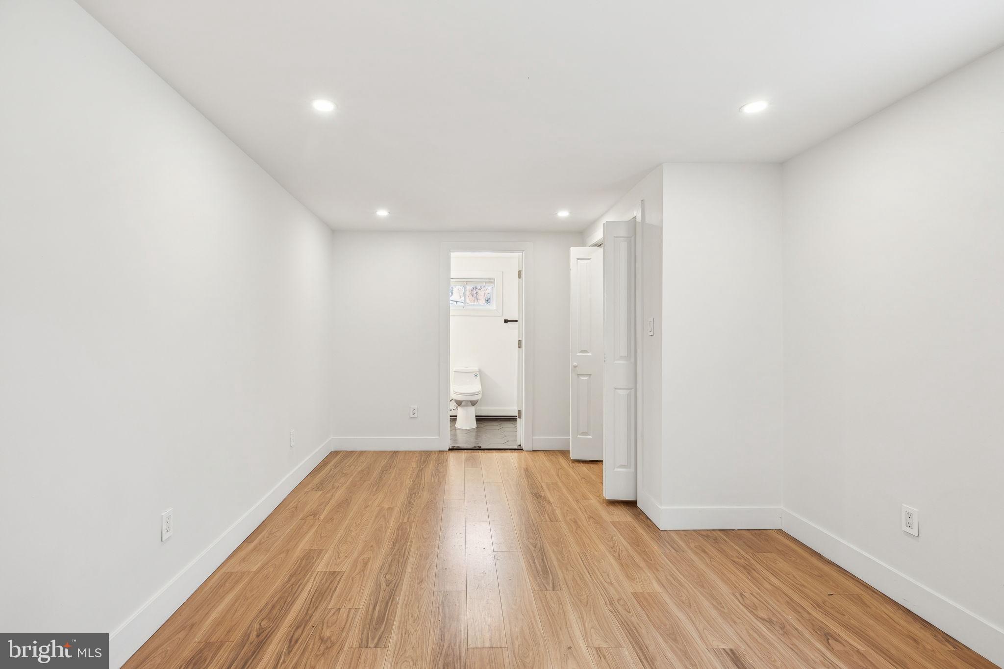 NORRIS SQUARE - Residential Lease