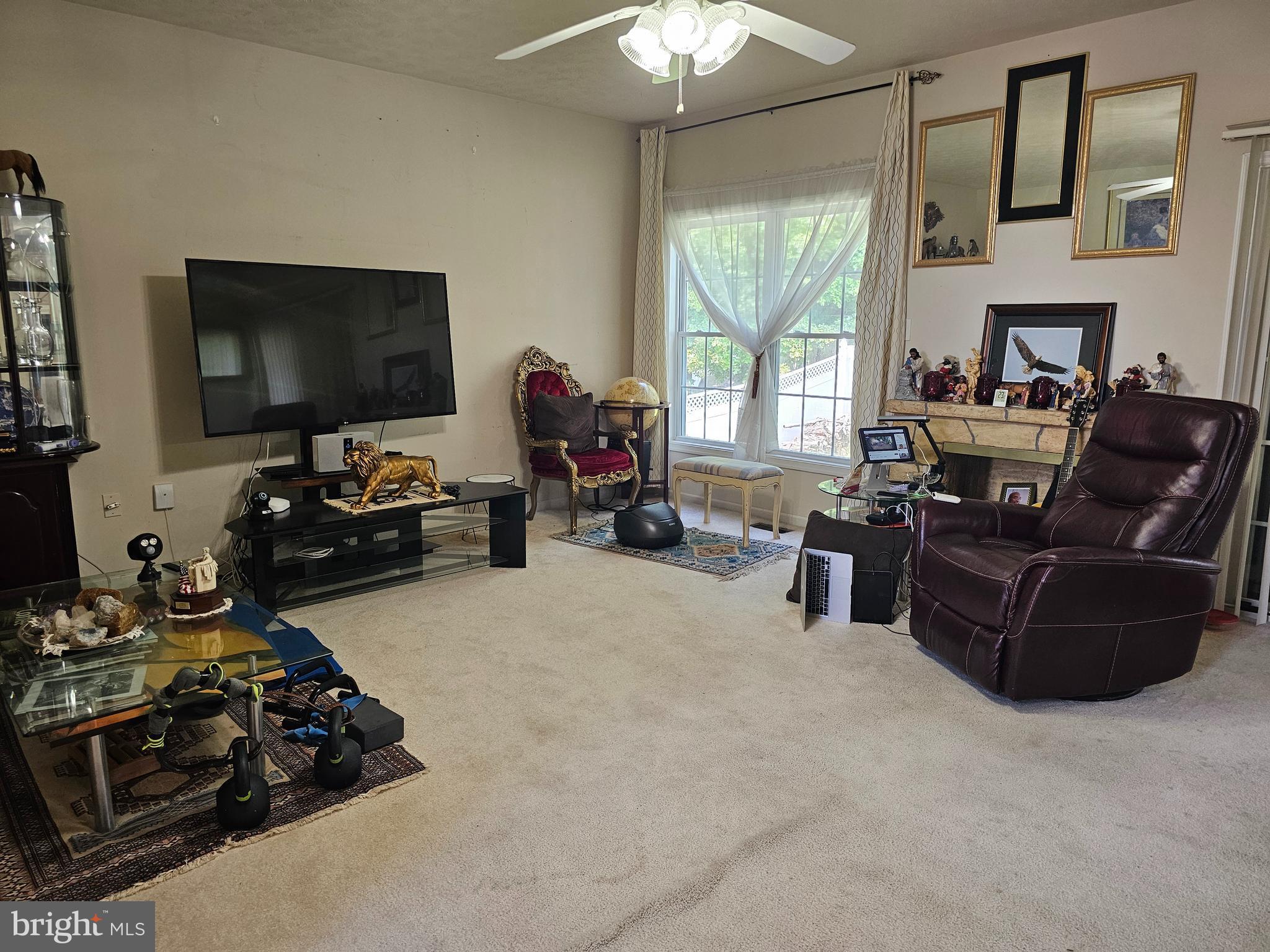 HAPPY CREEK KNOLLS - Residential