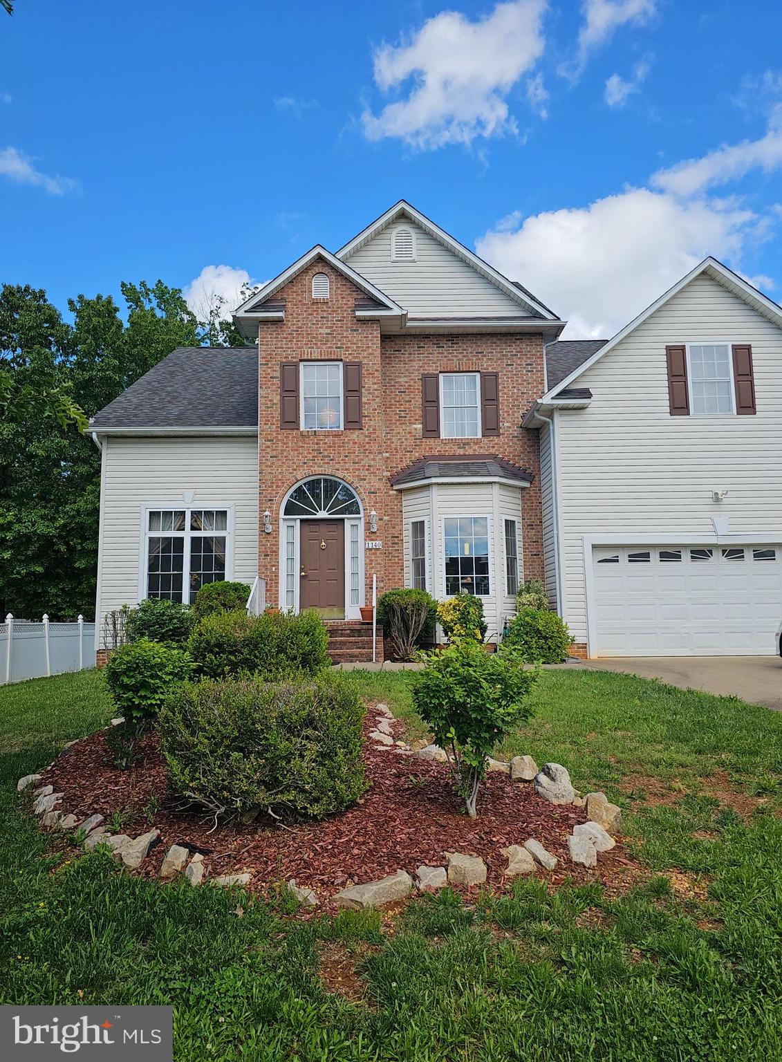 HAPPY CREEK KNOLLS - Residential