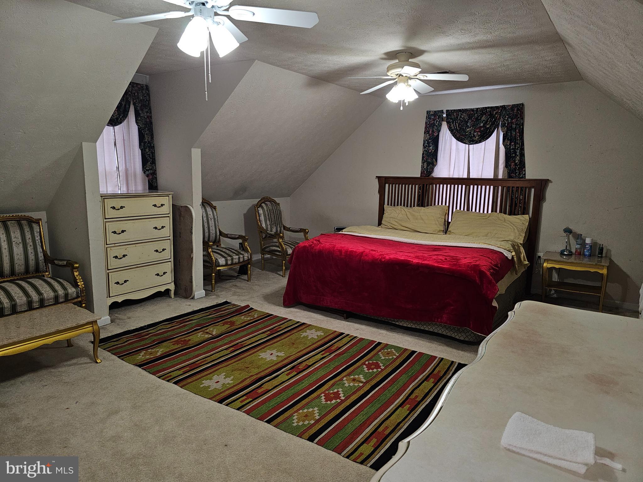 HAPPY CREEK KNOLLS - Residential