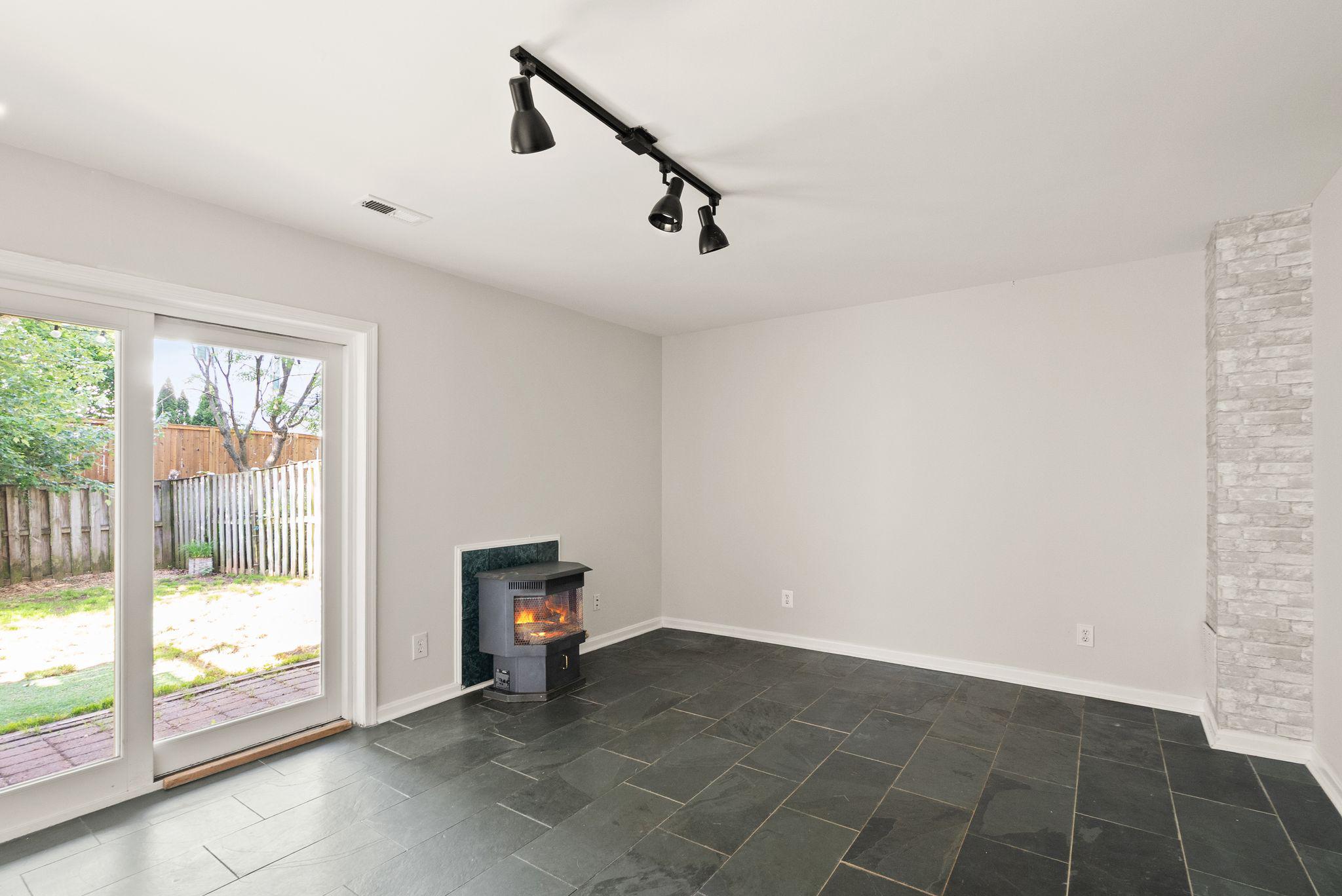 EXETER - Residential