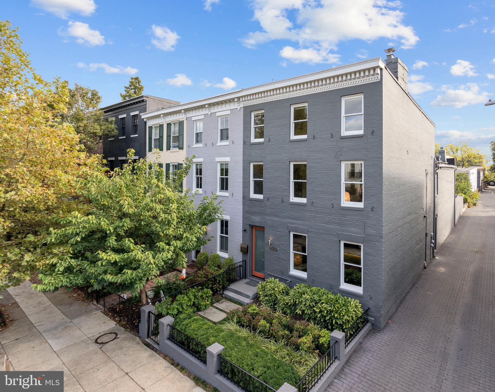 CAPITOL HILL - Residential
