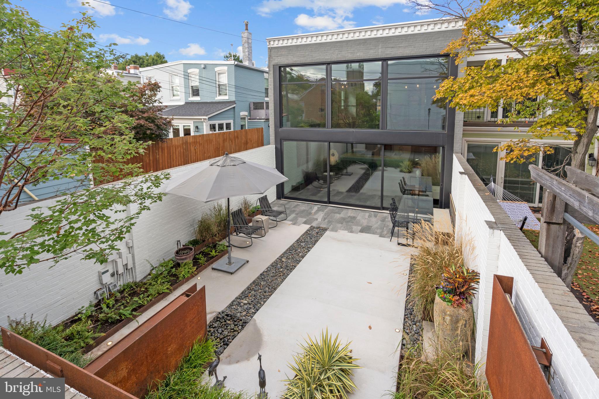 CAPITOL HILL - Residential