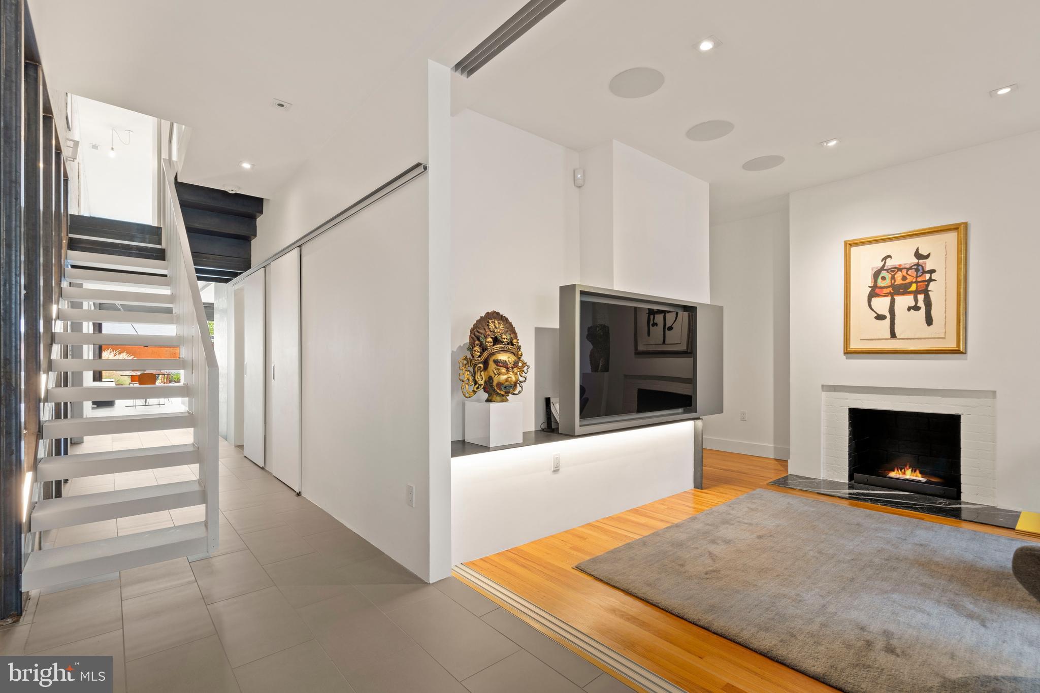 CAPITOL HILL - Residential