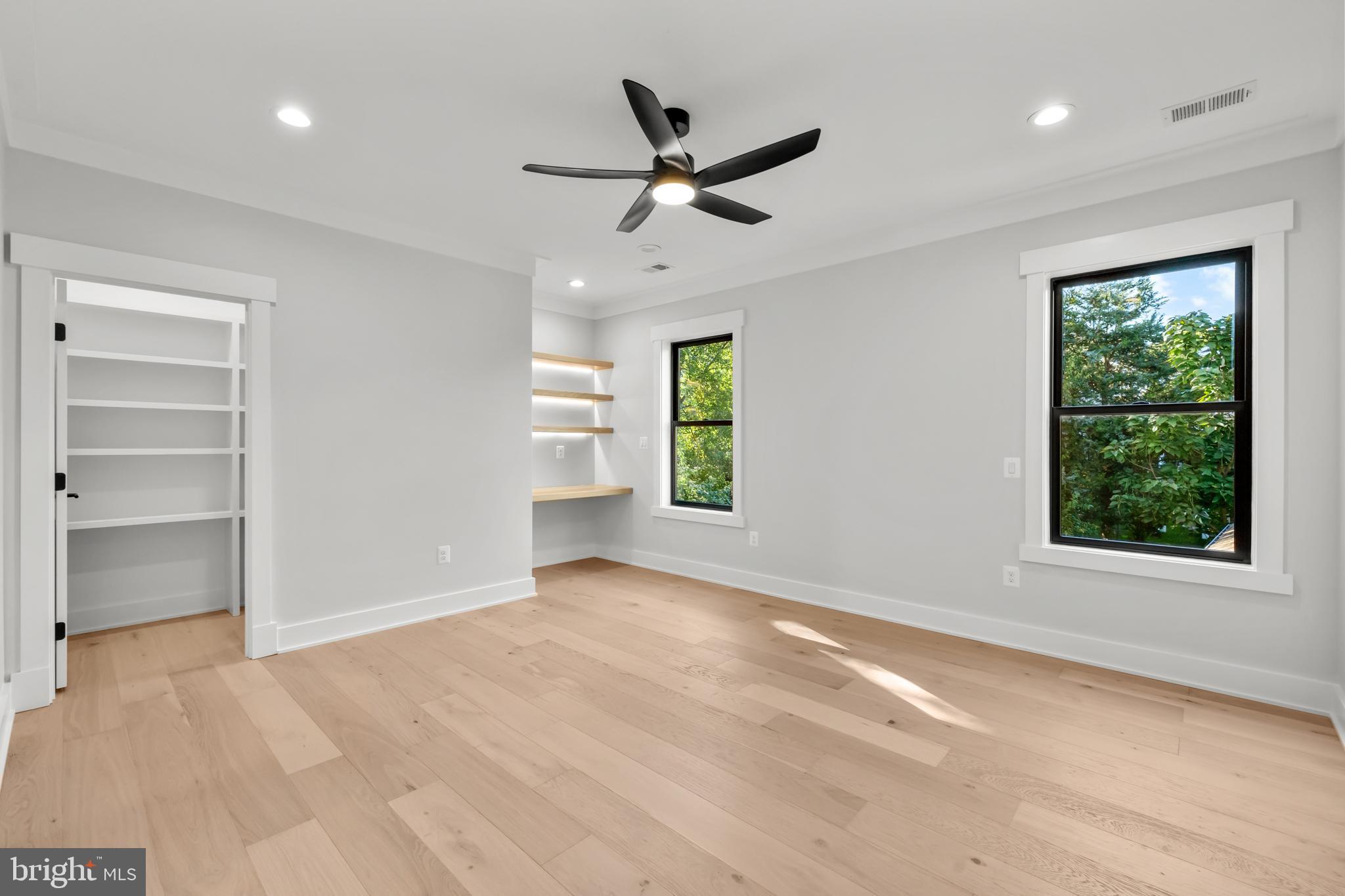 PIMMIT HILLS - Residential