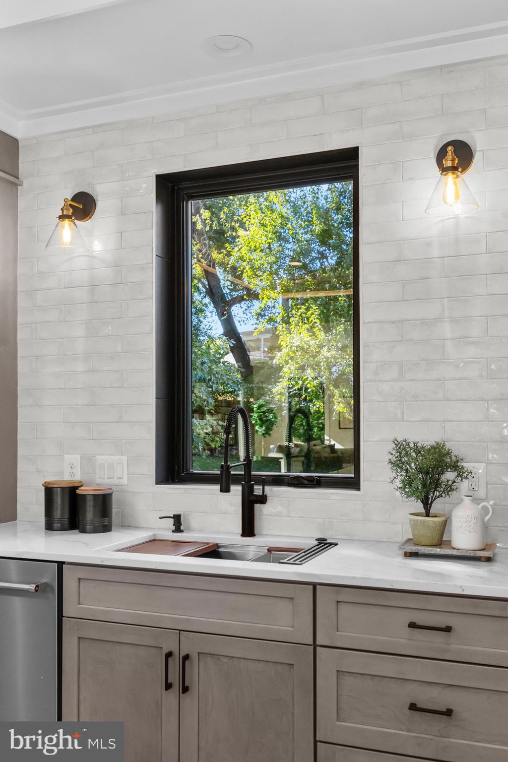 PIMMIT HILLS - Residential