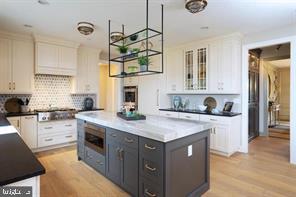 ESTATES AT STONECLIFF - Residential