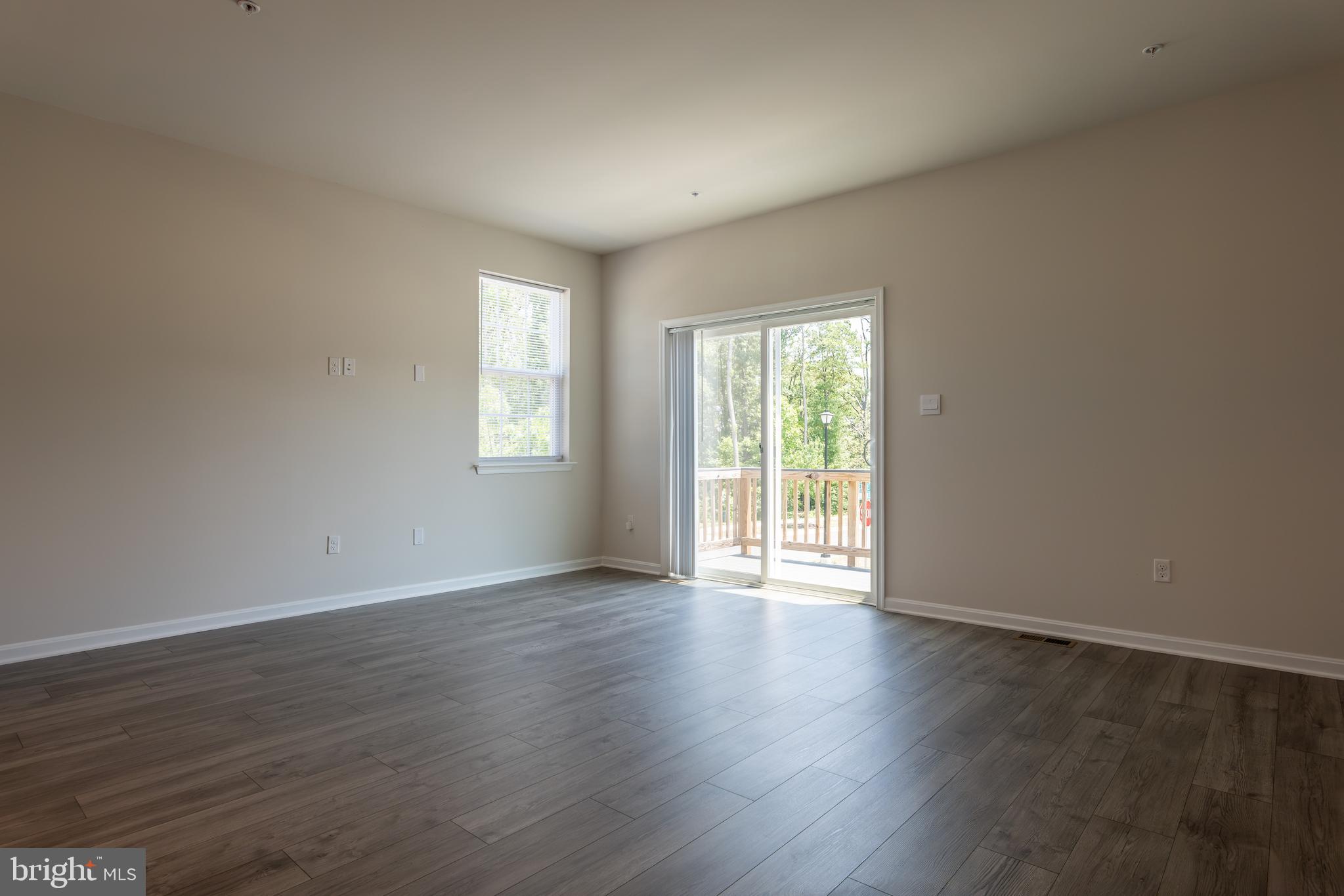 WOODYARD - Residential