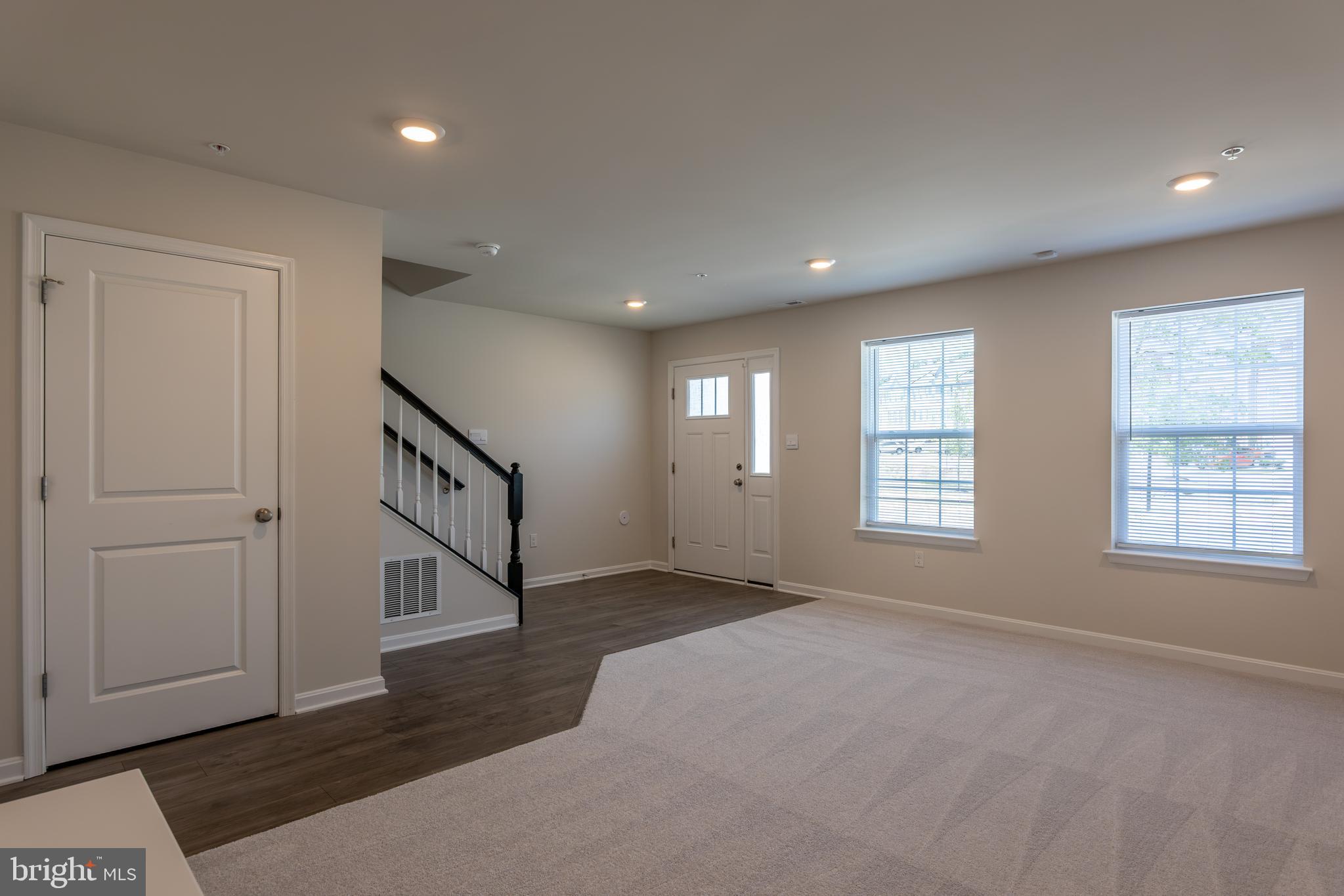 WOODYARD - Residential