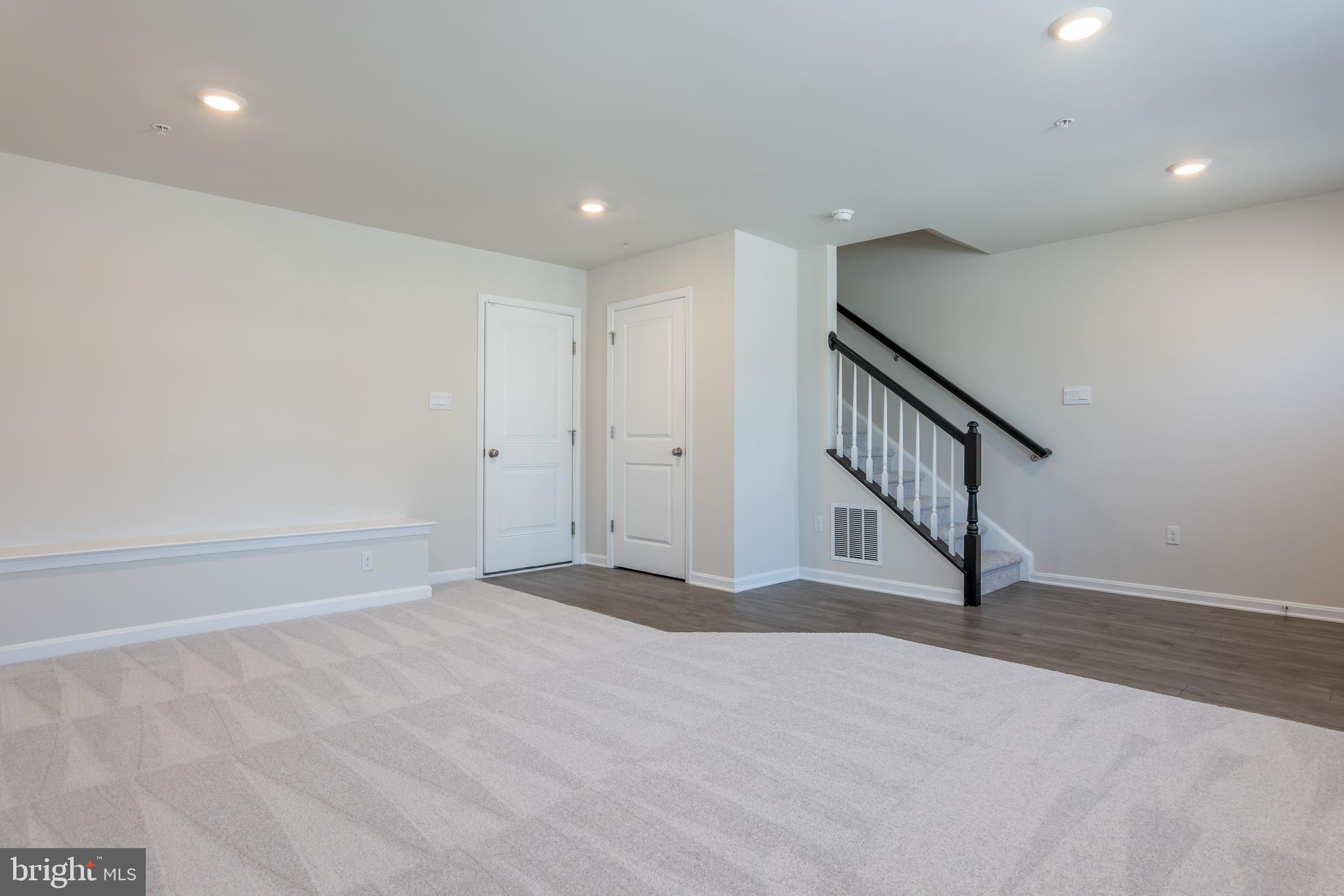 WOODYARD - Residential