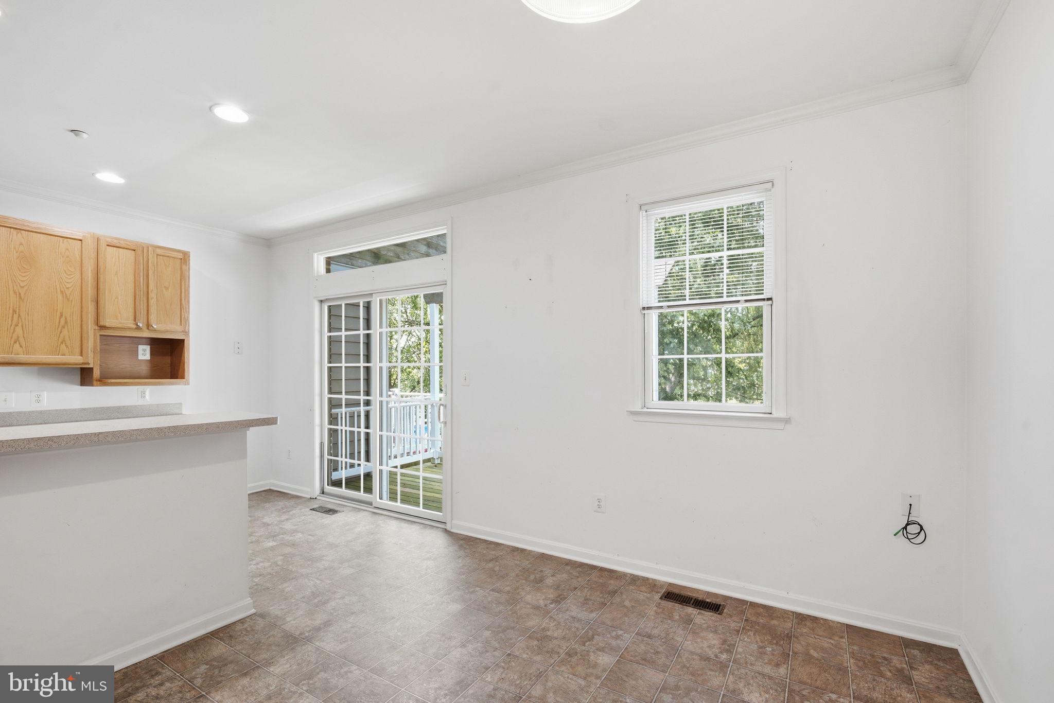 OAK HOLLOW - Residential