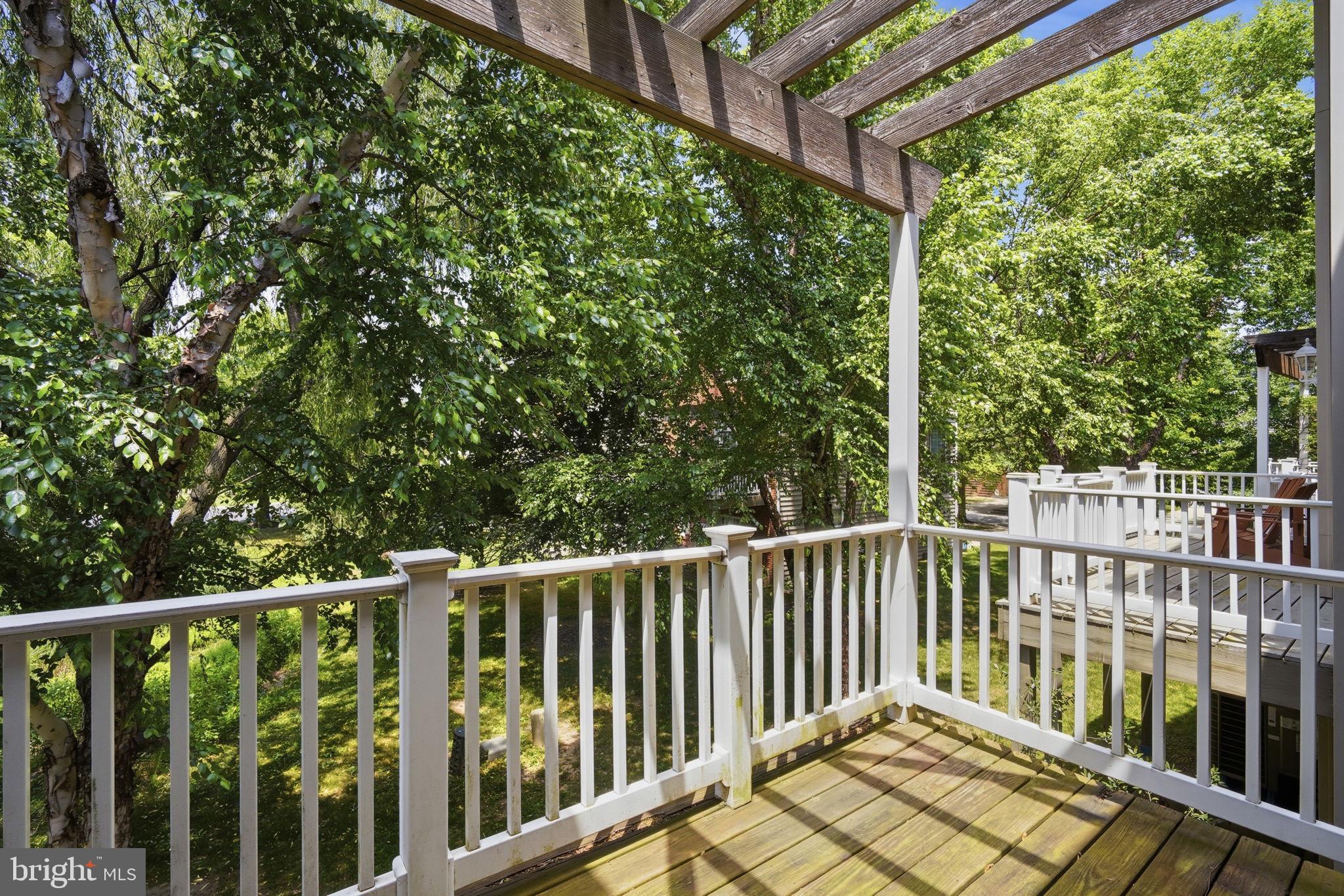 OAK HOLLOW - Residential