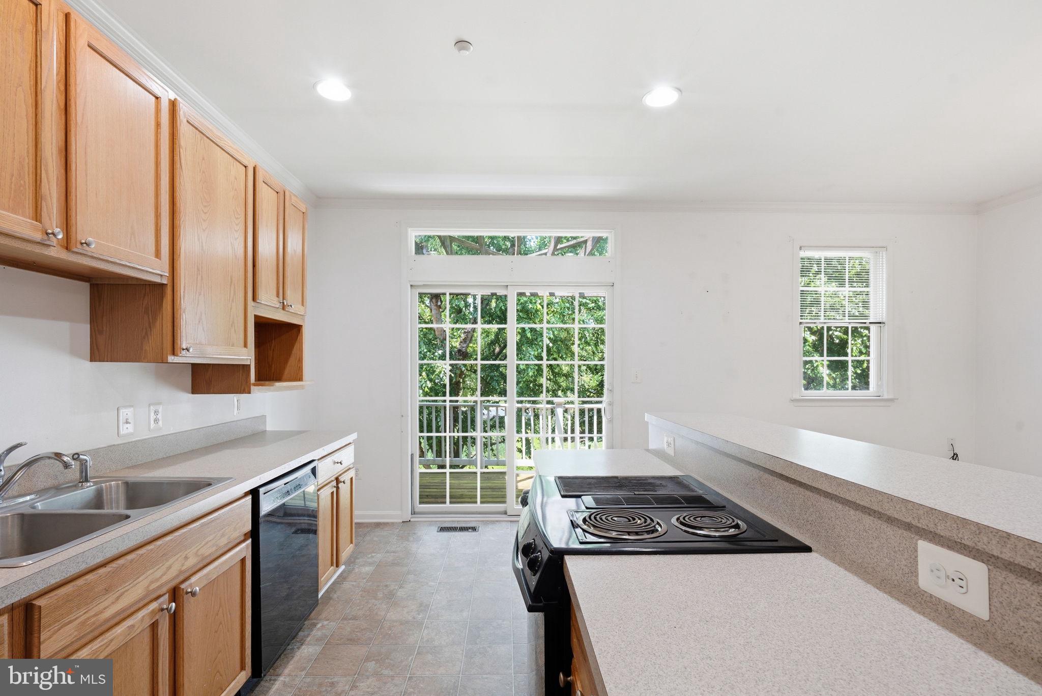 OAK HOLLOW - Residential
